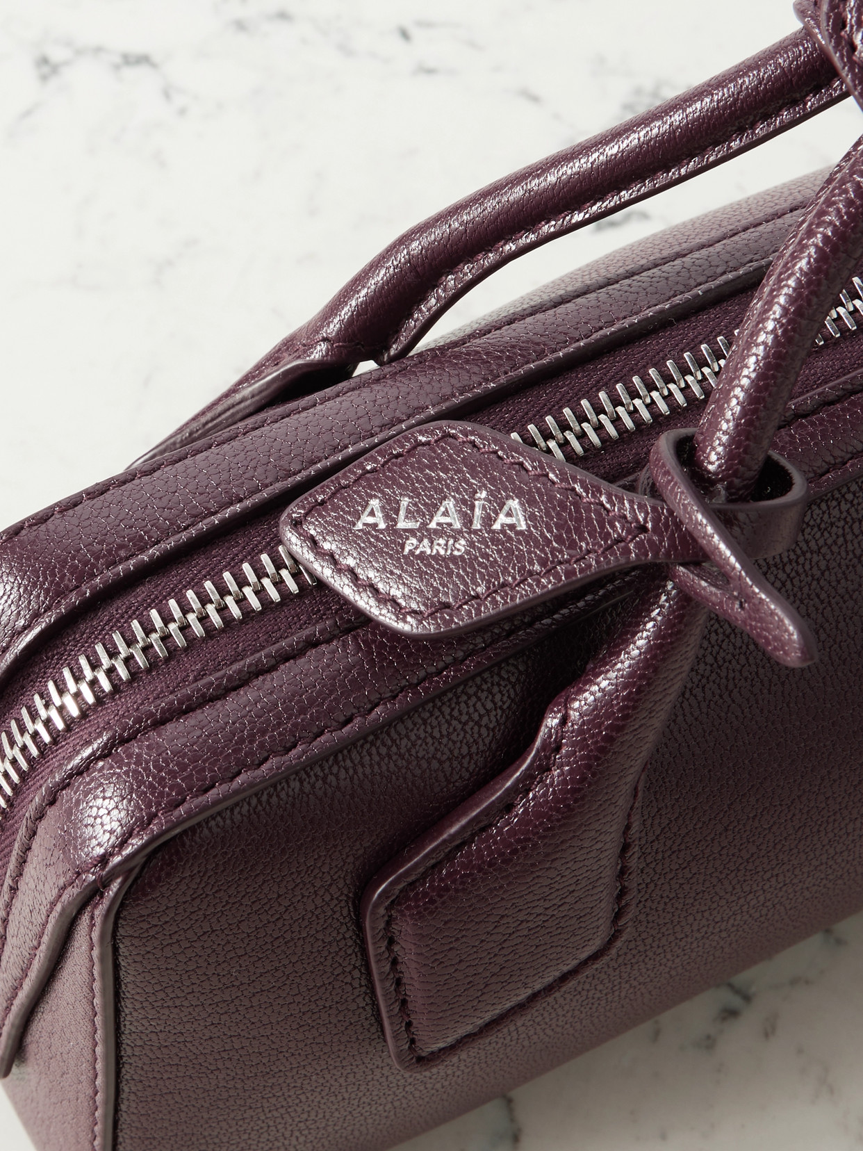 Alaïa Le Teckel Textured-leather Tote In Burgundy