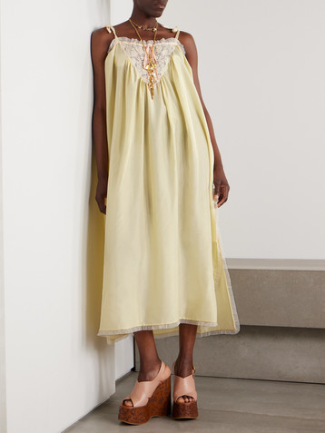 Chloé Gathered lace-trimmed silk-habotai midi dress