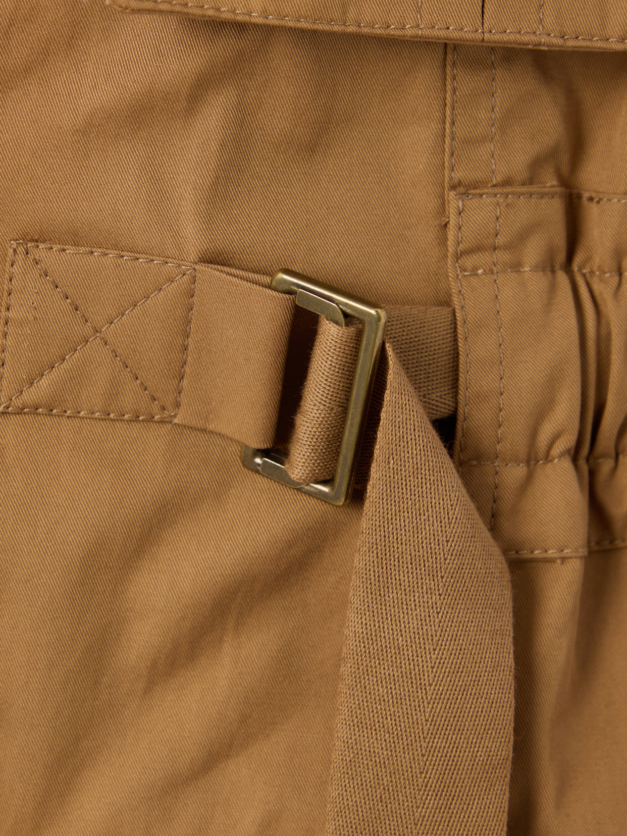 Chloé Buckled Cotton-twill Vest In Neutrals