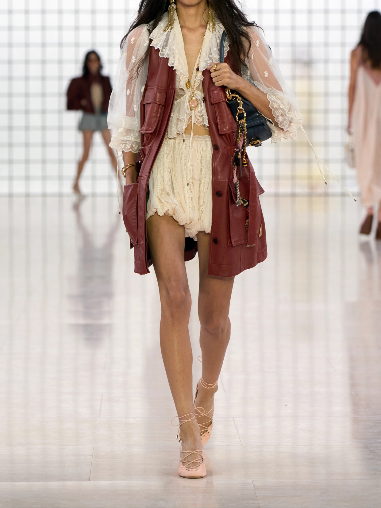 Chloé Gathered Silk-crepon And Cotton-blend Lace Shorts In Off-white