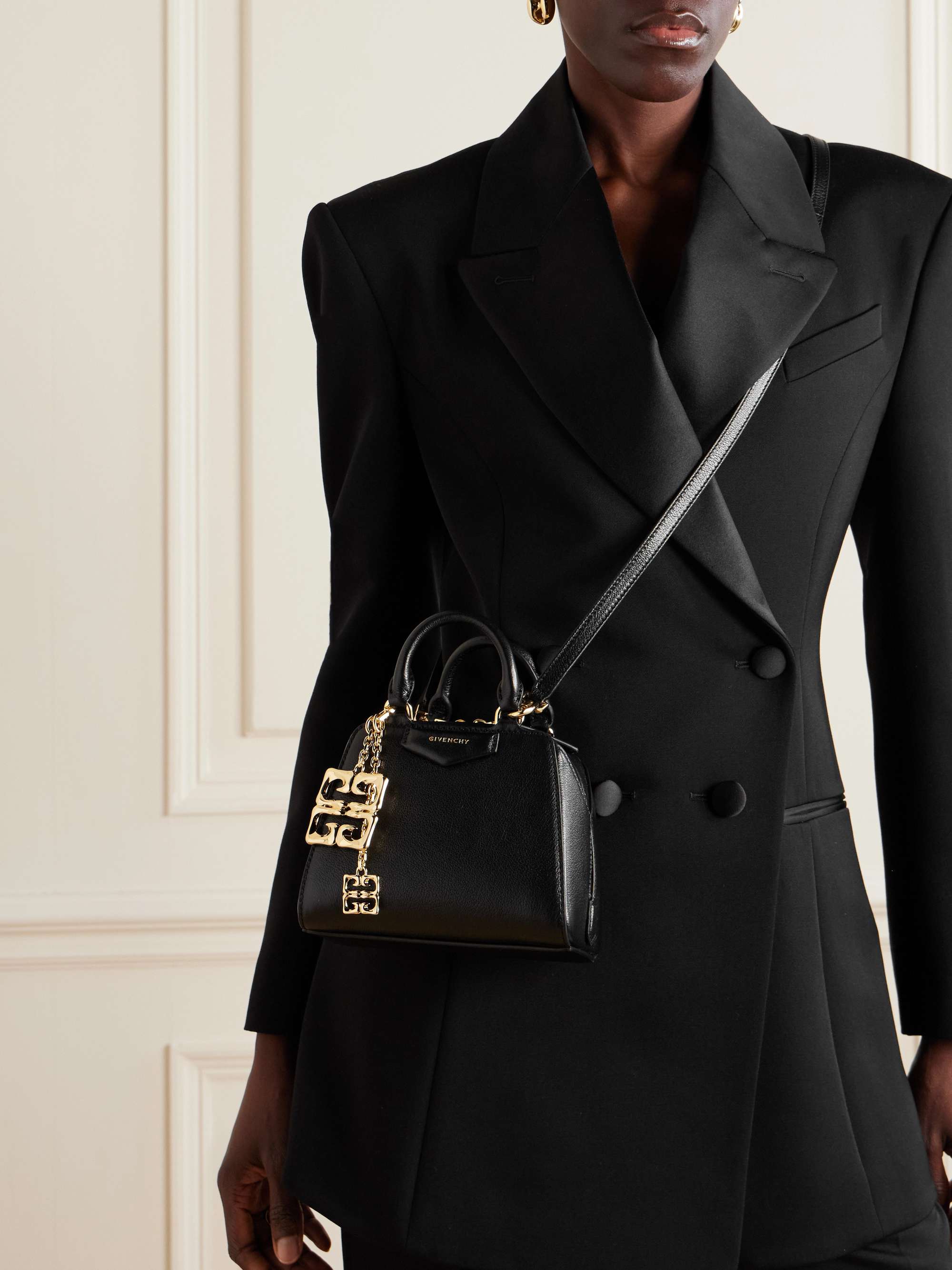 GIVENCHY 