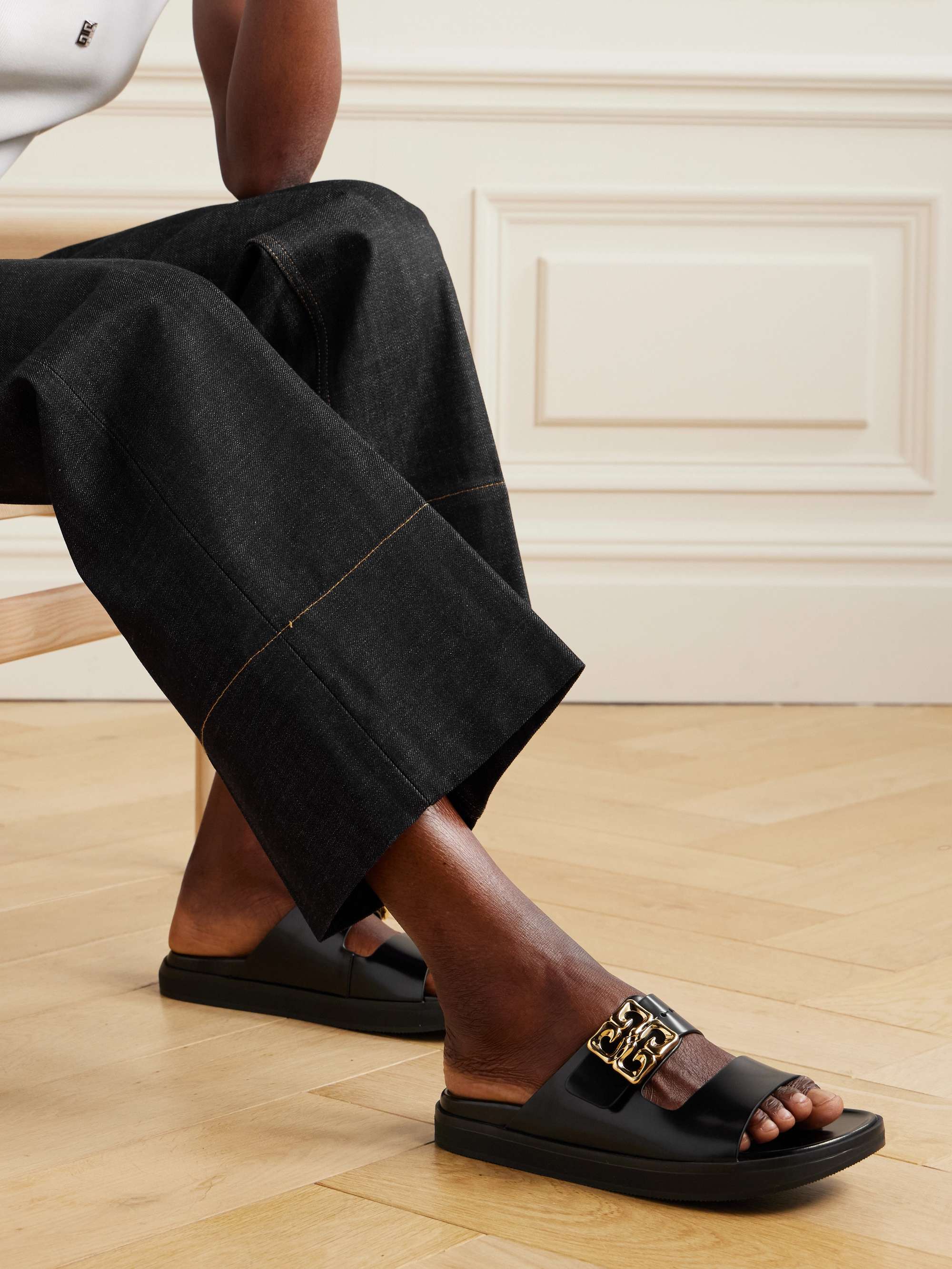 GIVENCHY 