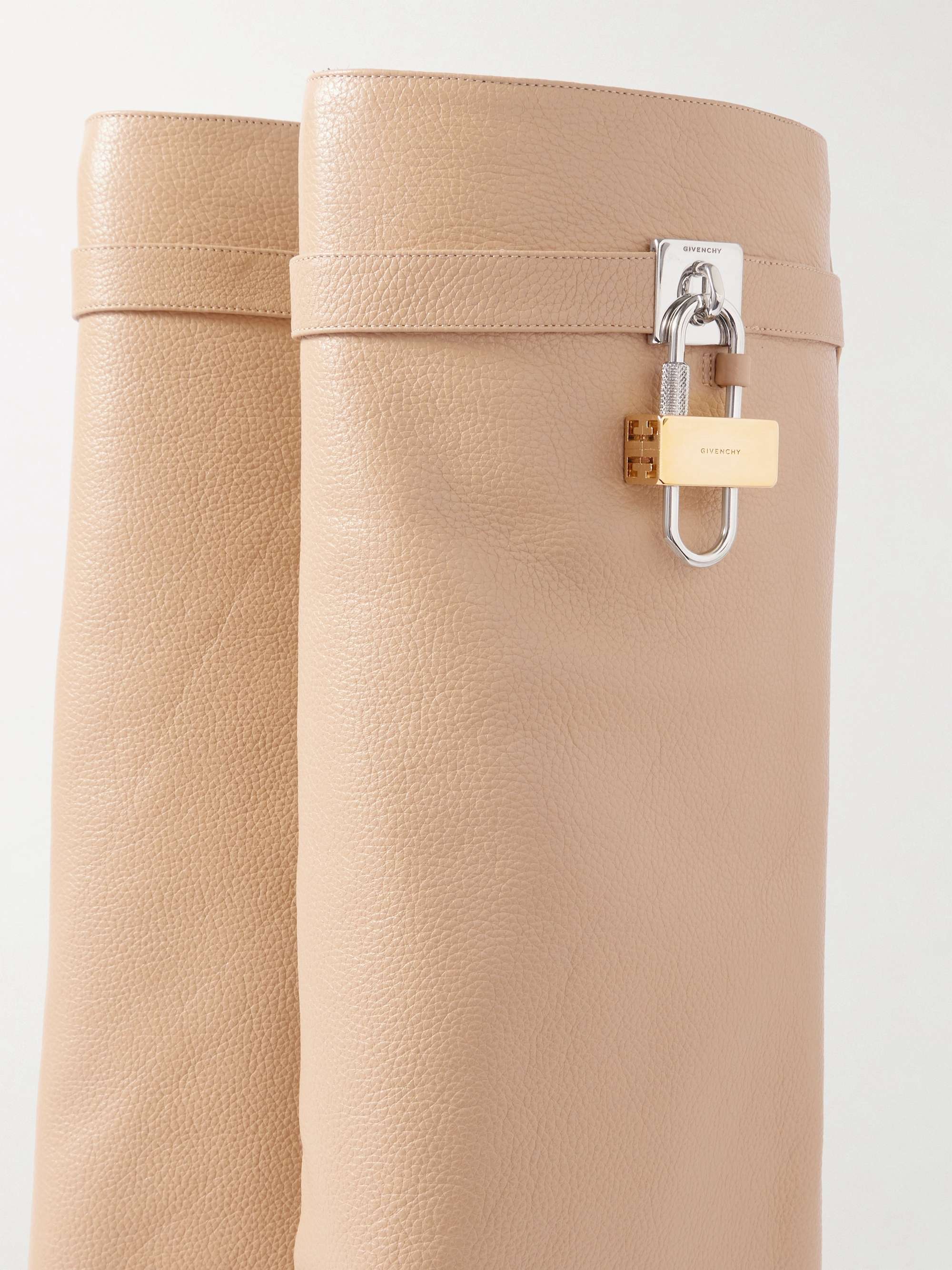 GIVENCHY 