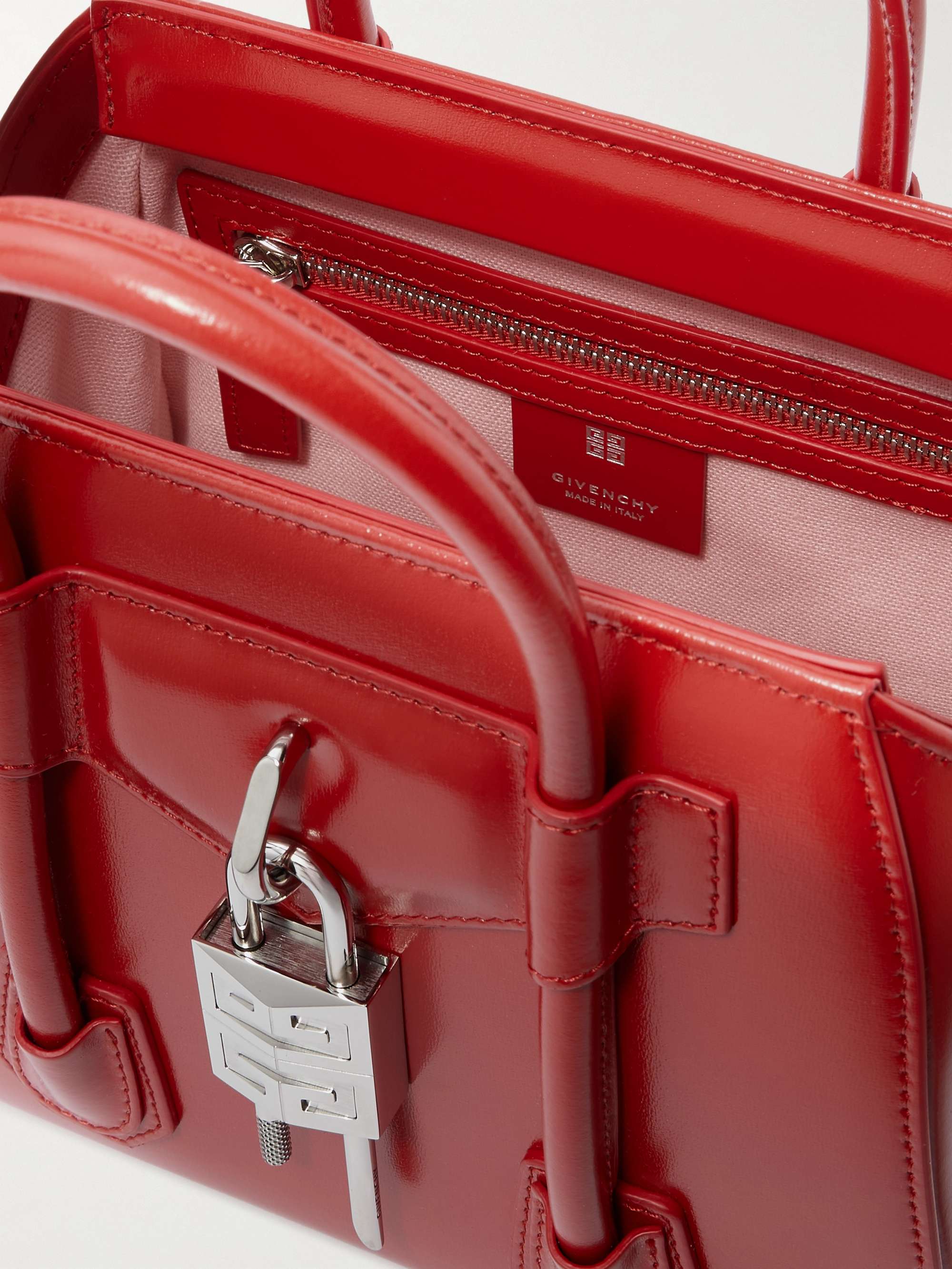 GIVENCHY 
