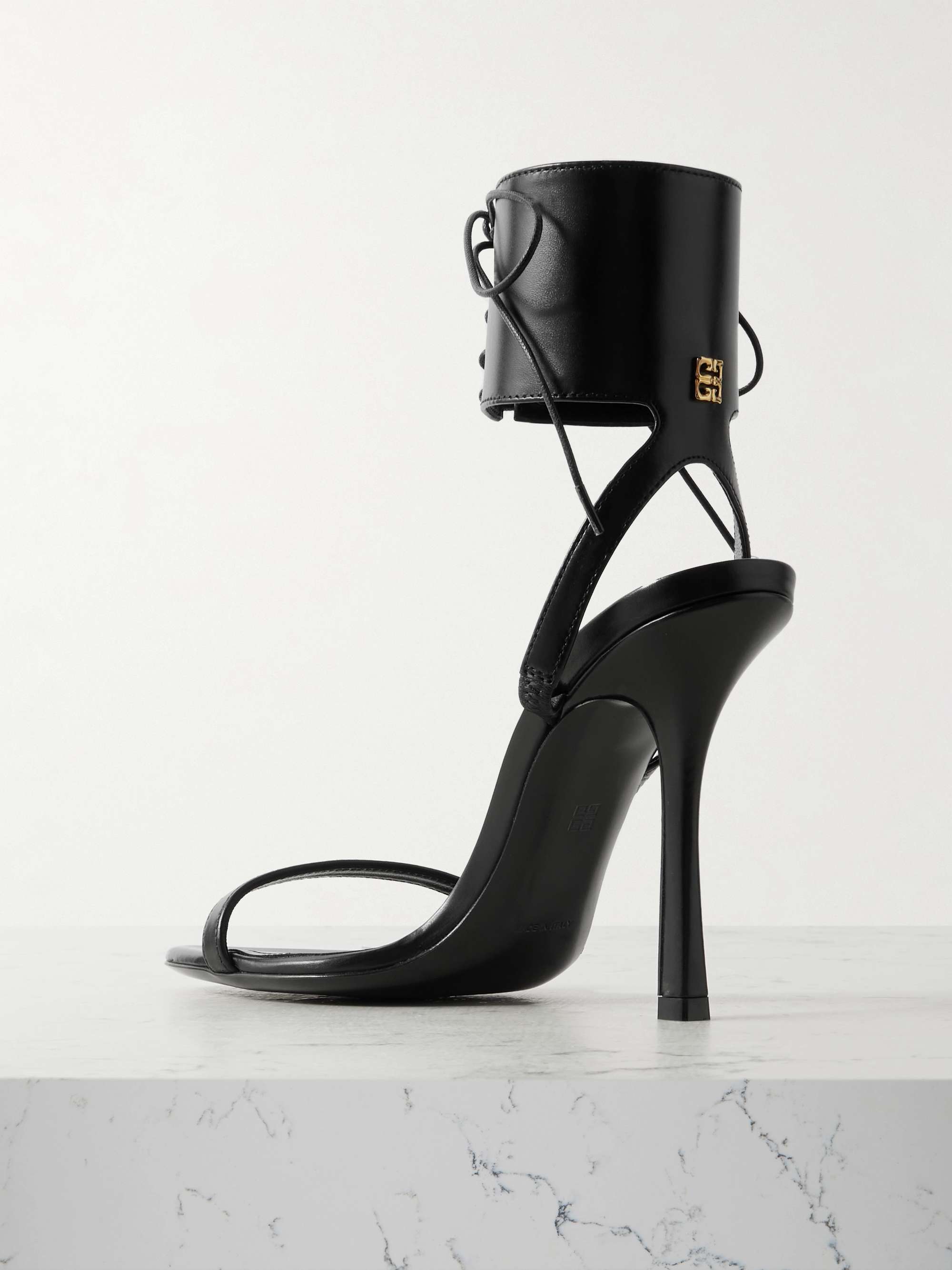 GIVENCHY 