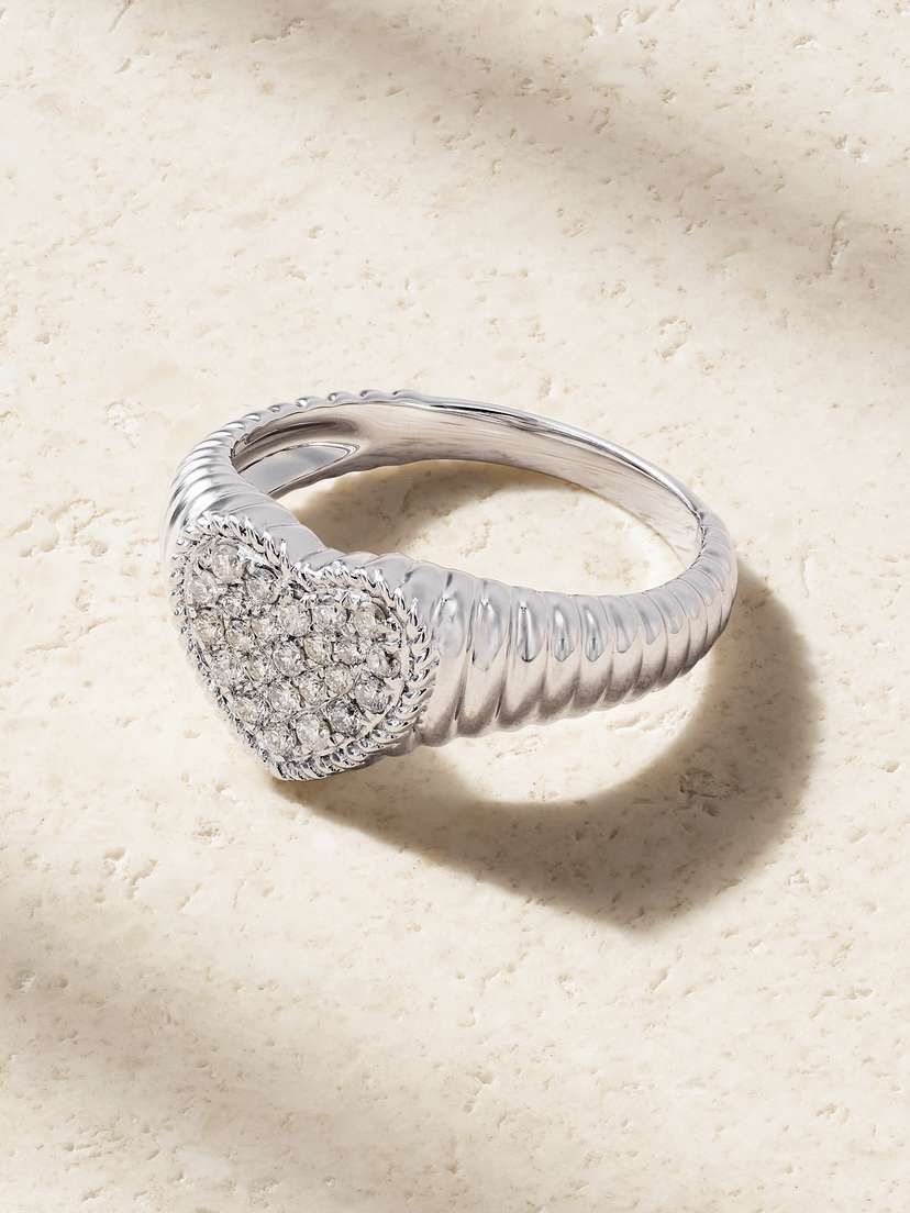 Yvonne Léon Baby Chevalière Coeur Berlingot 9-karat White Gold Diamond Signet Ring