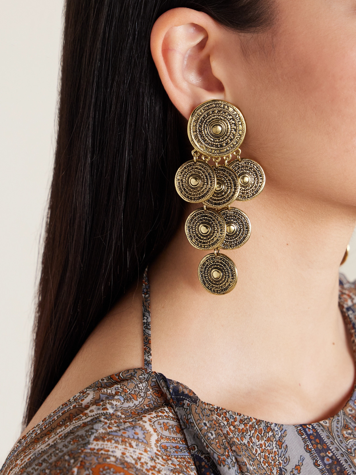 Saint Laurent Byzance Gold-tone Clip Earrings In Gold