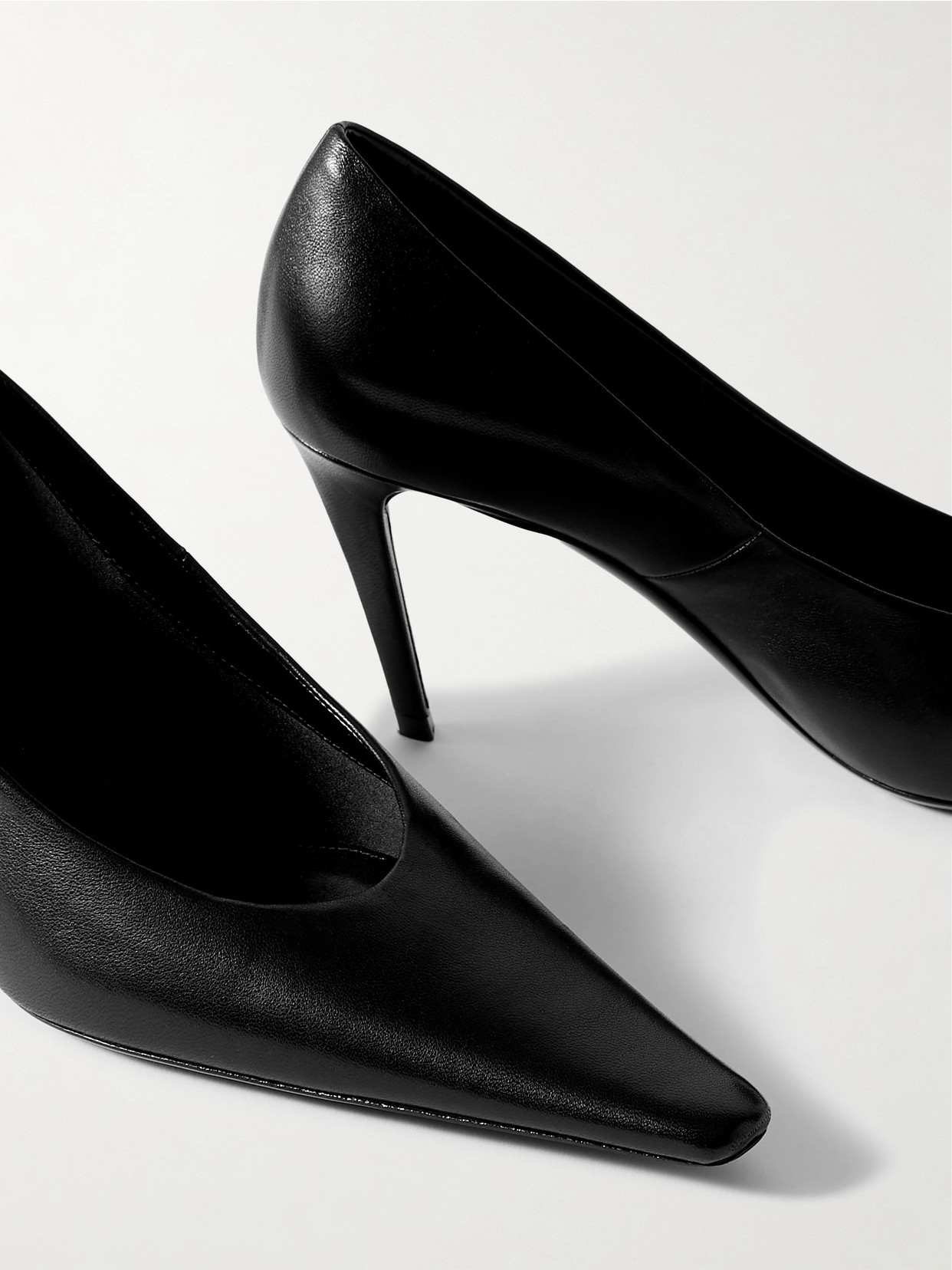 Saint Laurent Blade 110 Patent Leather Pumps In Black