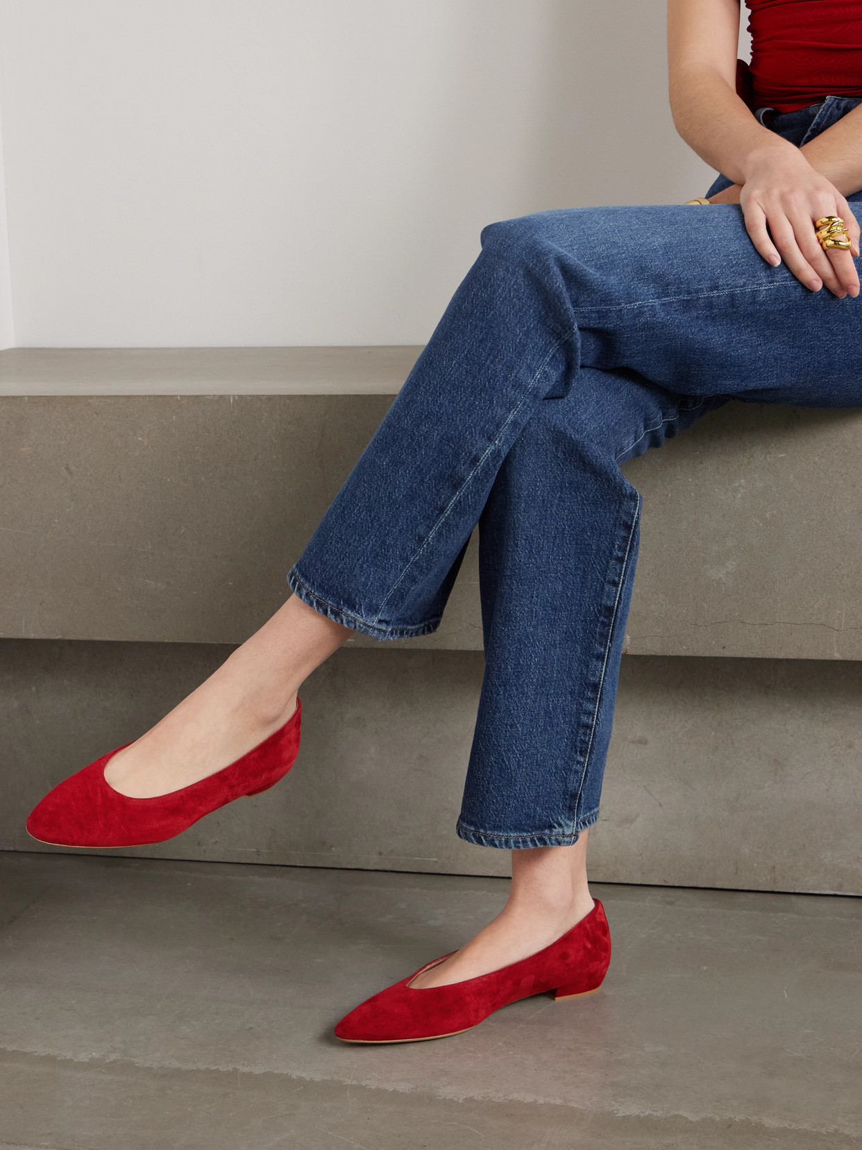 GIANVITO ROSSI AMELIA SUEDE POINT-TOE FLATS
