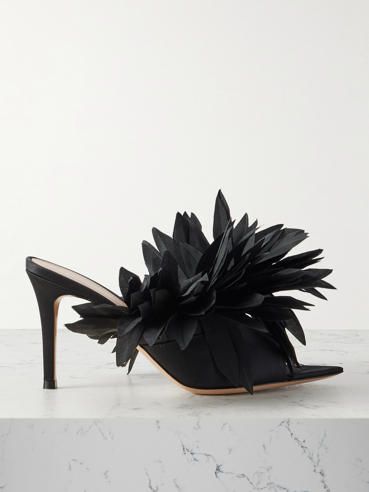 Gianvito Rossi Lion 85 Fringed Satin Mules In Black