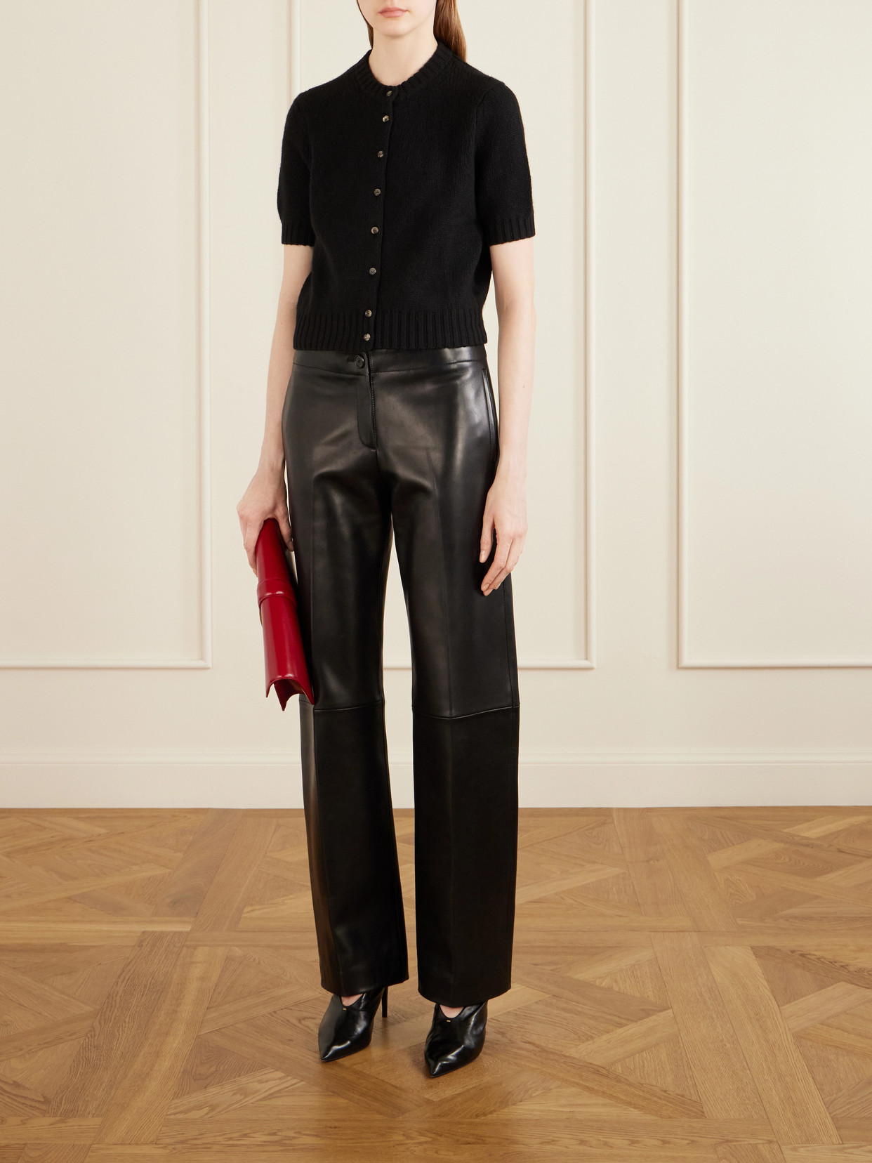 Khaite The Nora Short Sleeve Cashmere Cardigan In Black