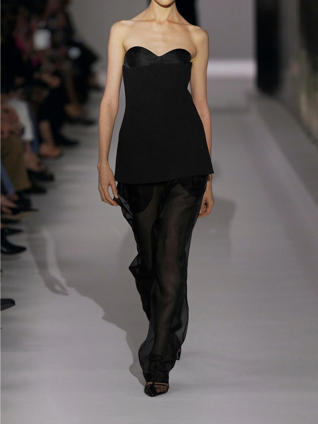 Khaite Strapless Black Top With Sweetheart Neckline In Black