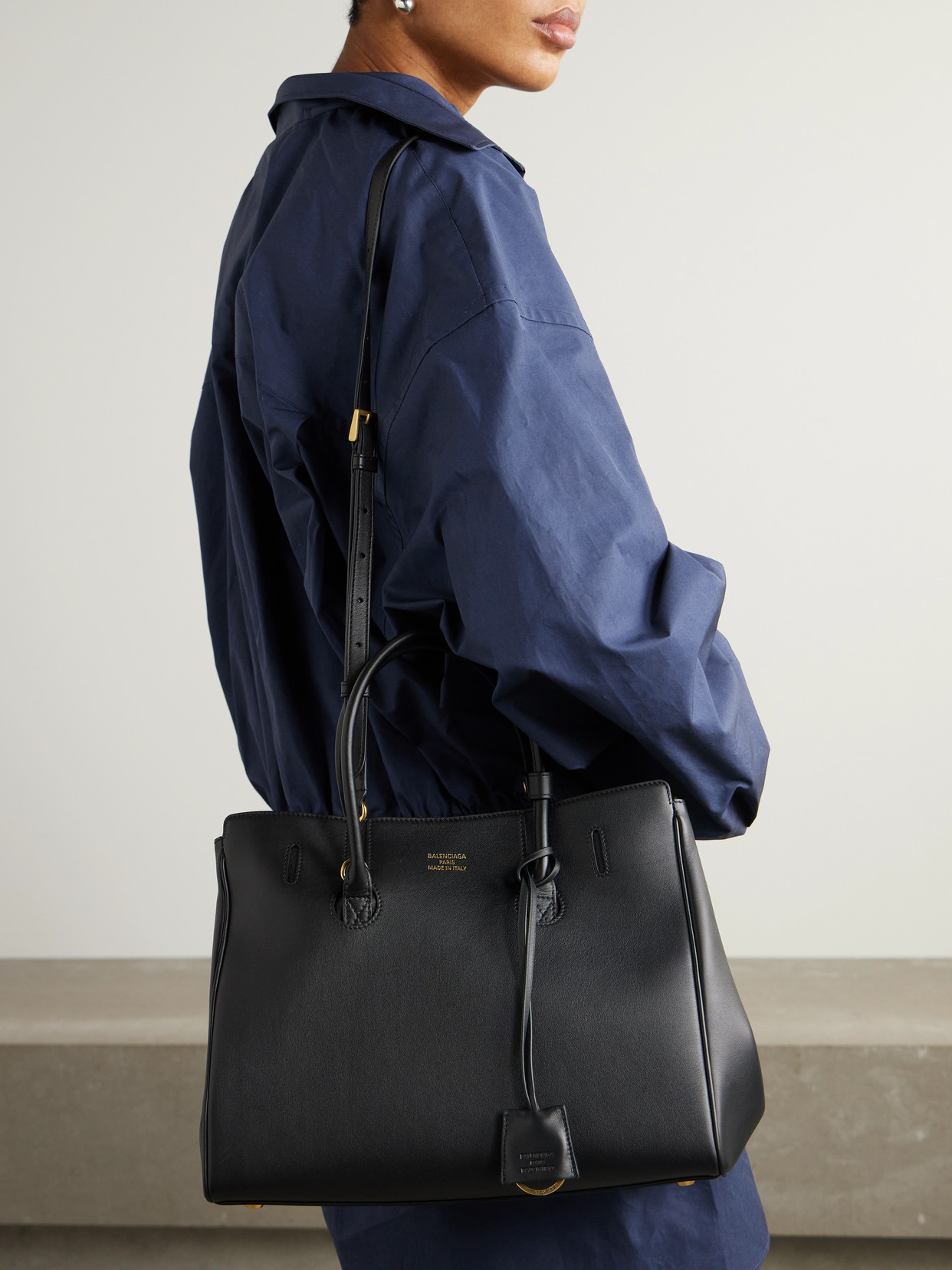 Balenciaga Hampton Leather Tote Bag In Black