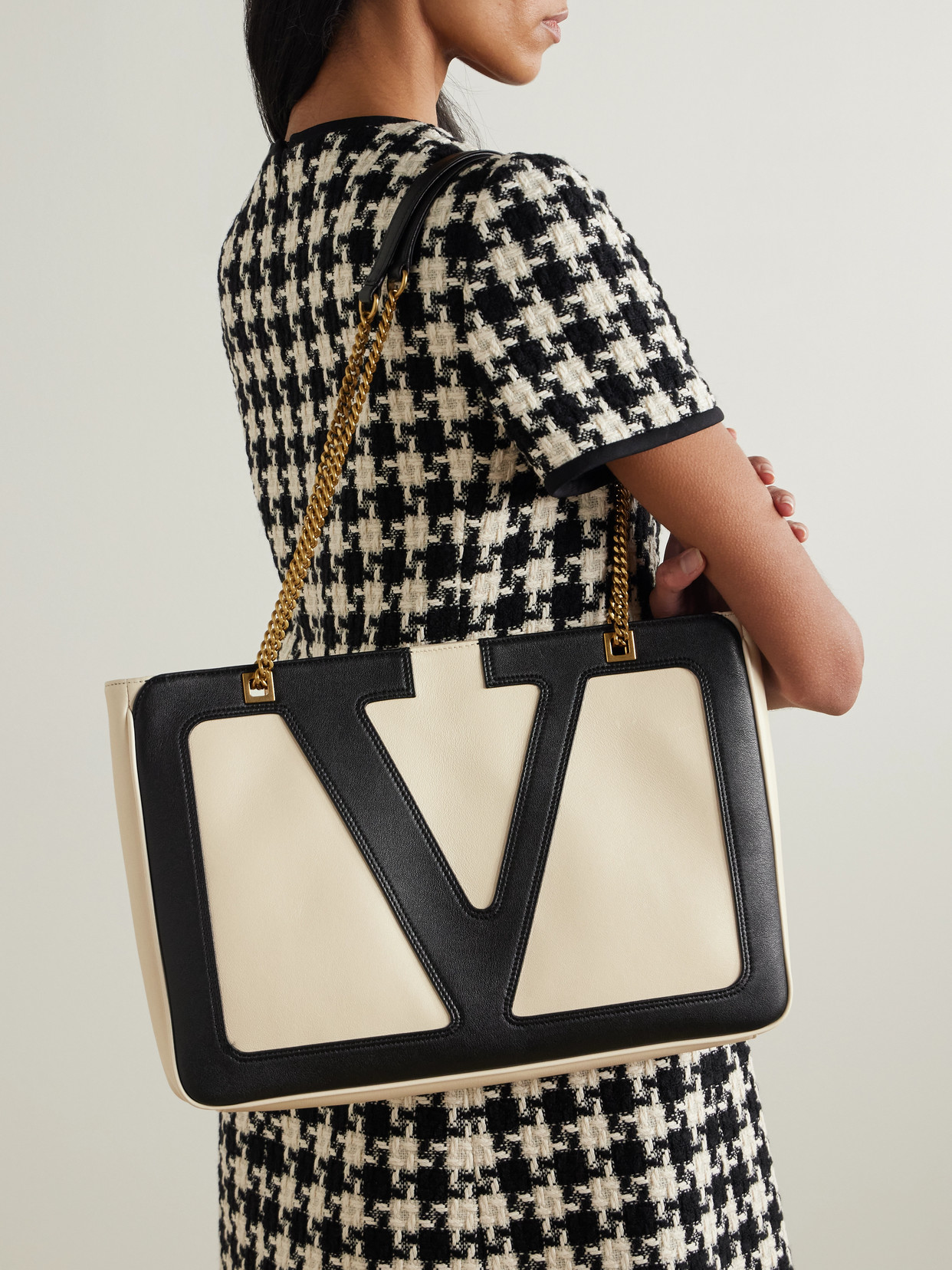 Valentino Medium Viva Superstar Leather Tote Bag In Off-white