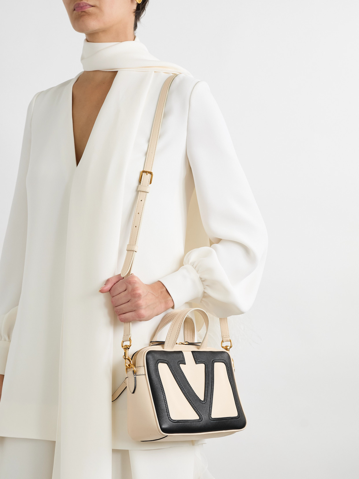 Valentino Viva Superstar Small Two-tone Leather Shoulder Bag In Off-white