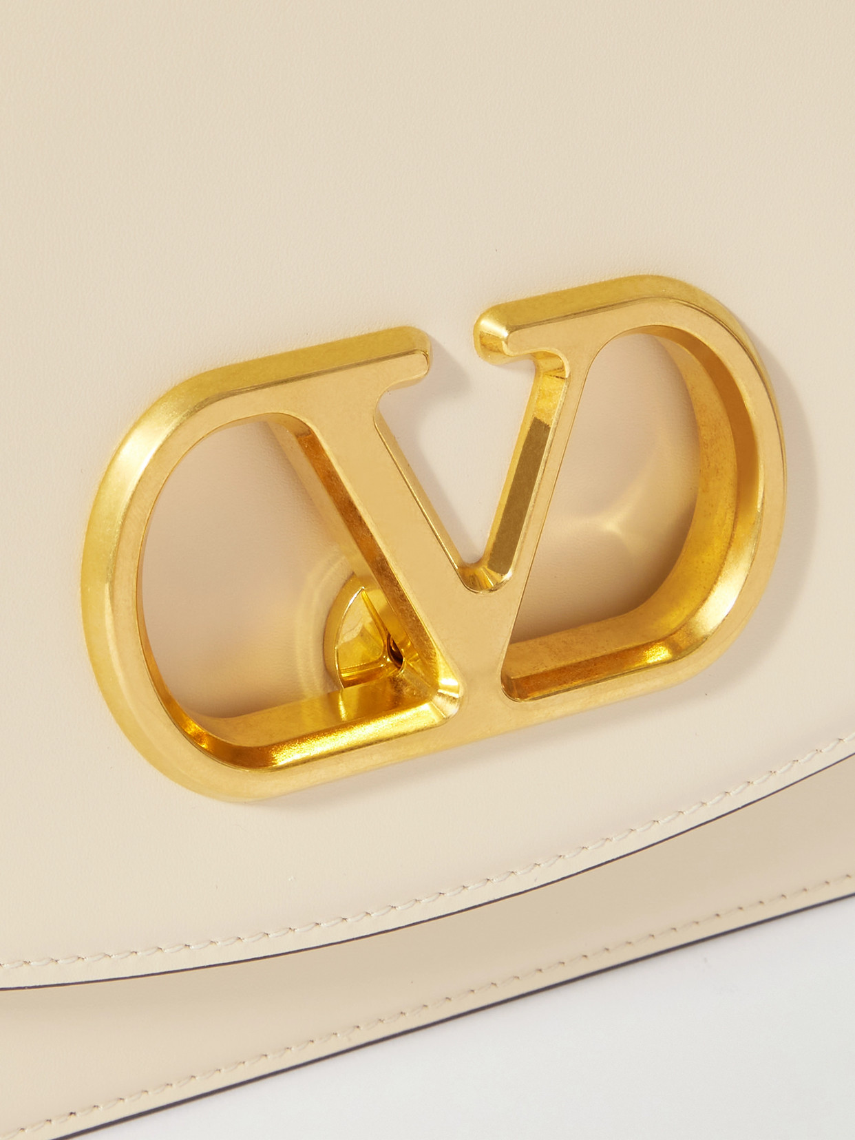 Valentino Leather Shoulder Bag Chain Strap In White
