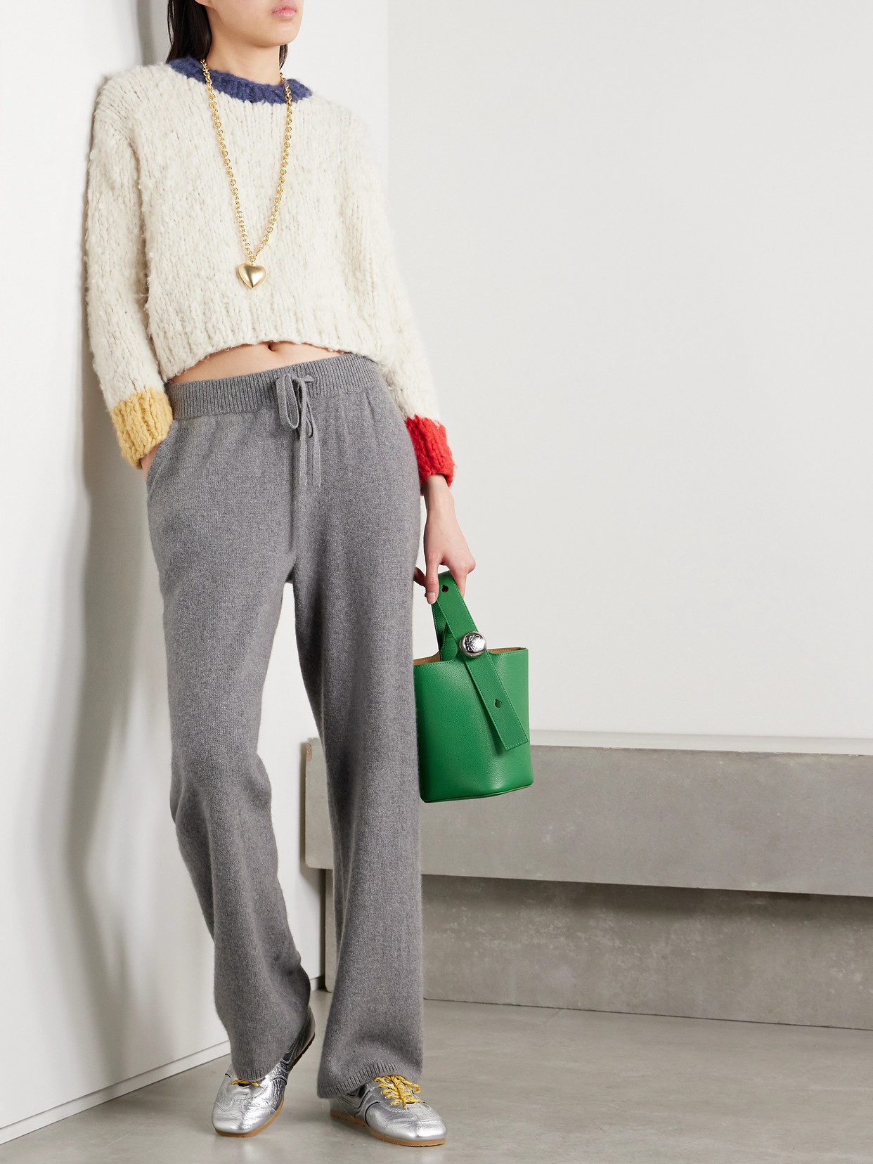 Suzie Kondi Jooshi Color-block Cashmere Sweater In Cream