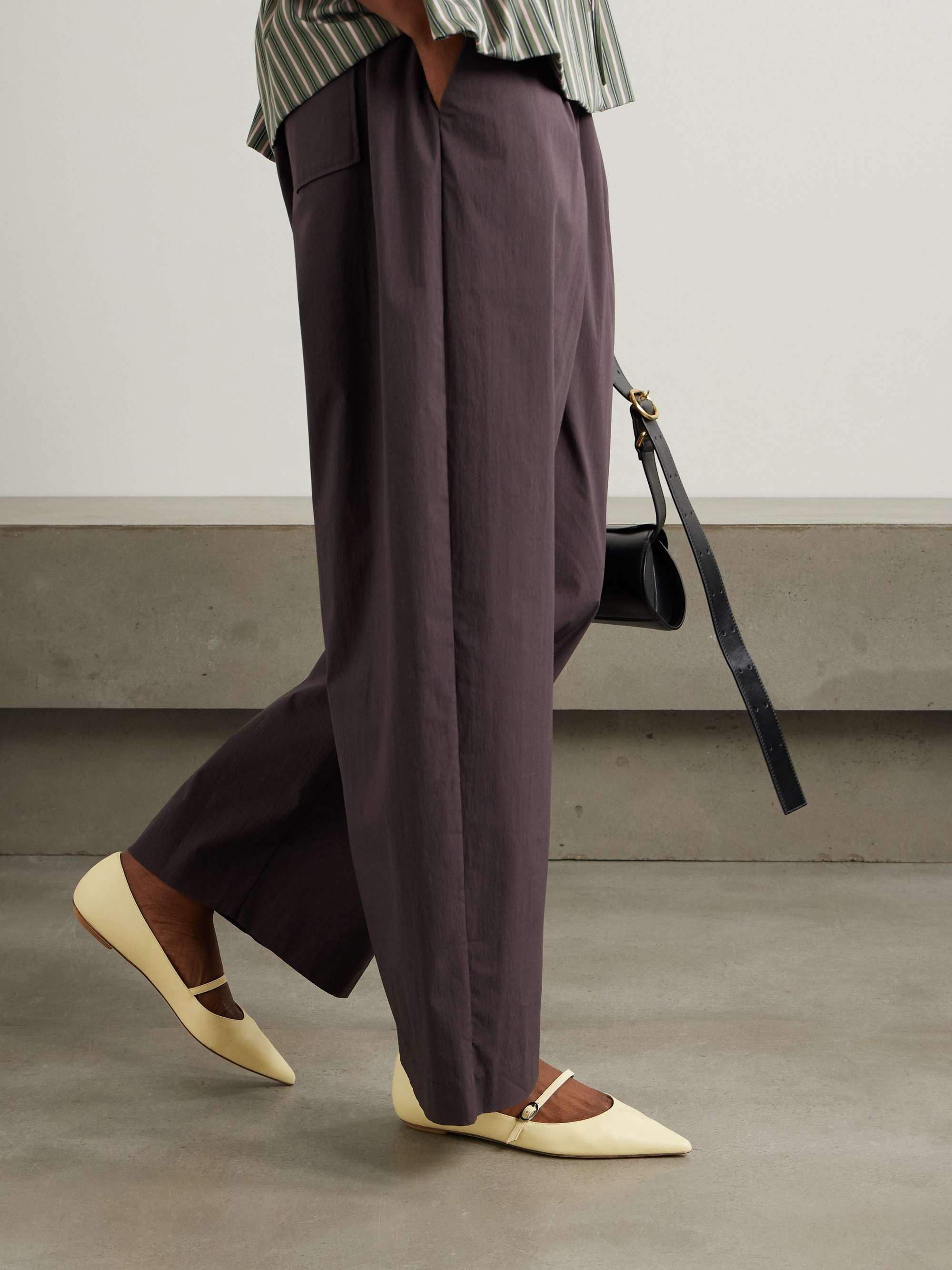 STUART WEITZMAN 