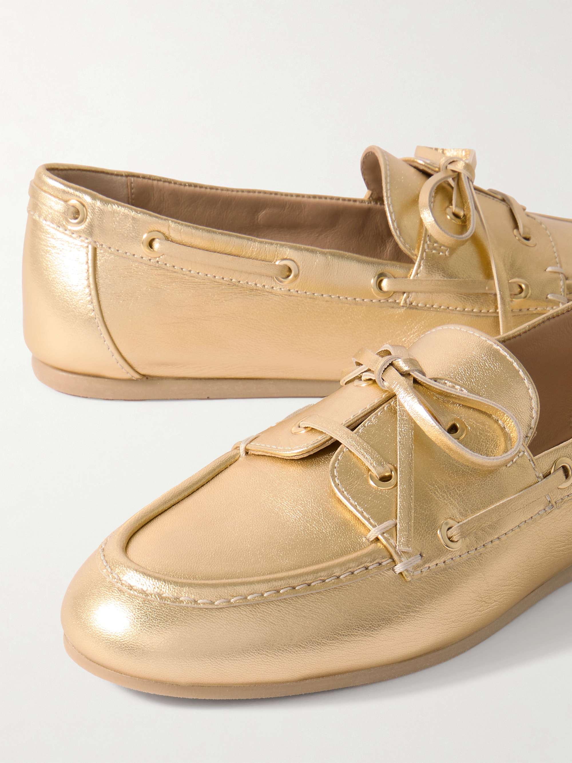 STUART WEITZMAN 