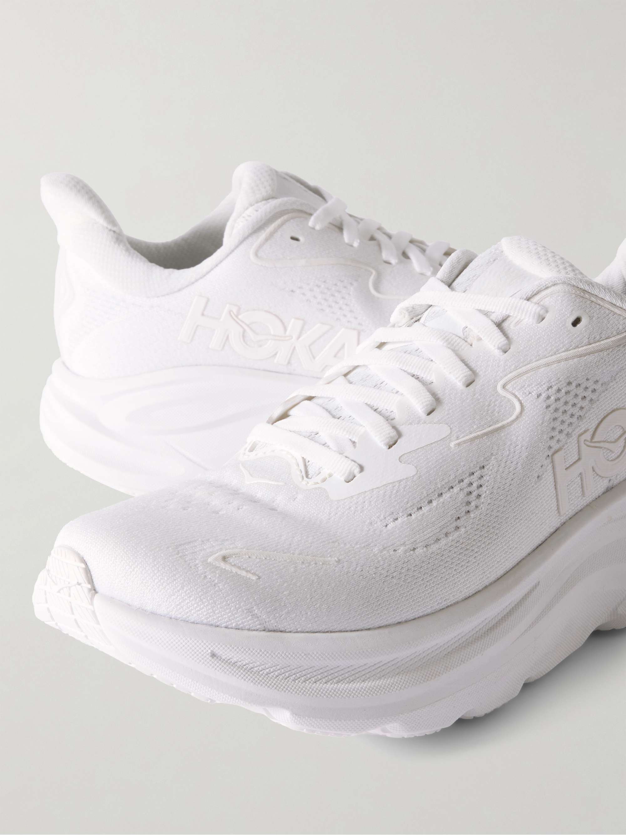 HOKA ONE ONE 