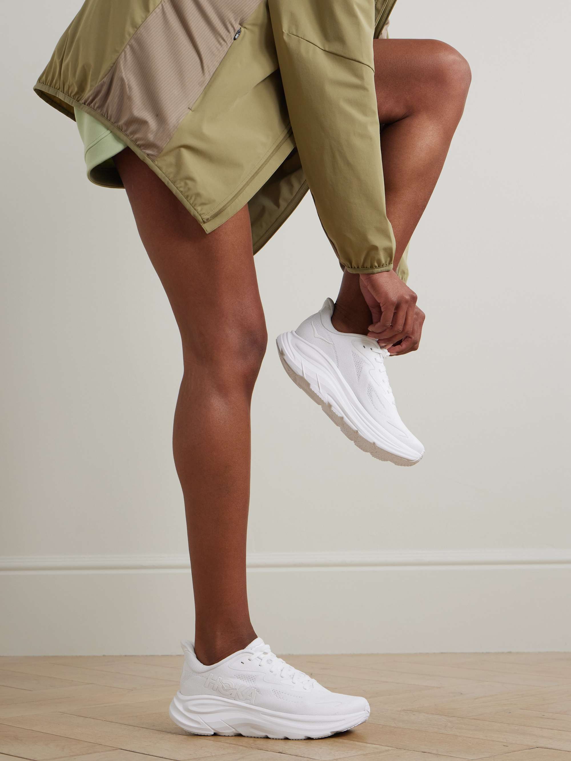 HOKA ONE ONE 
