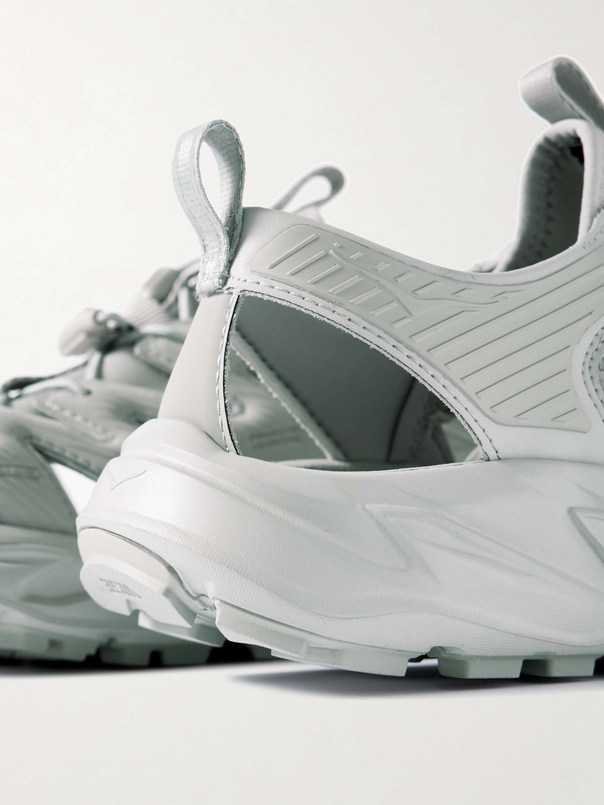 HOKA ONE ONE 