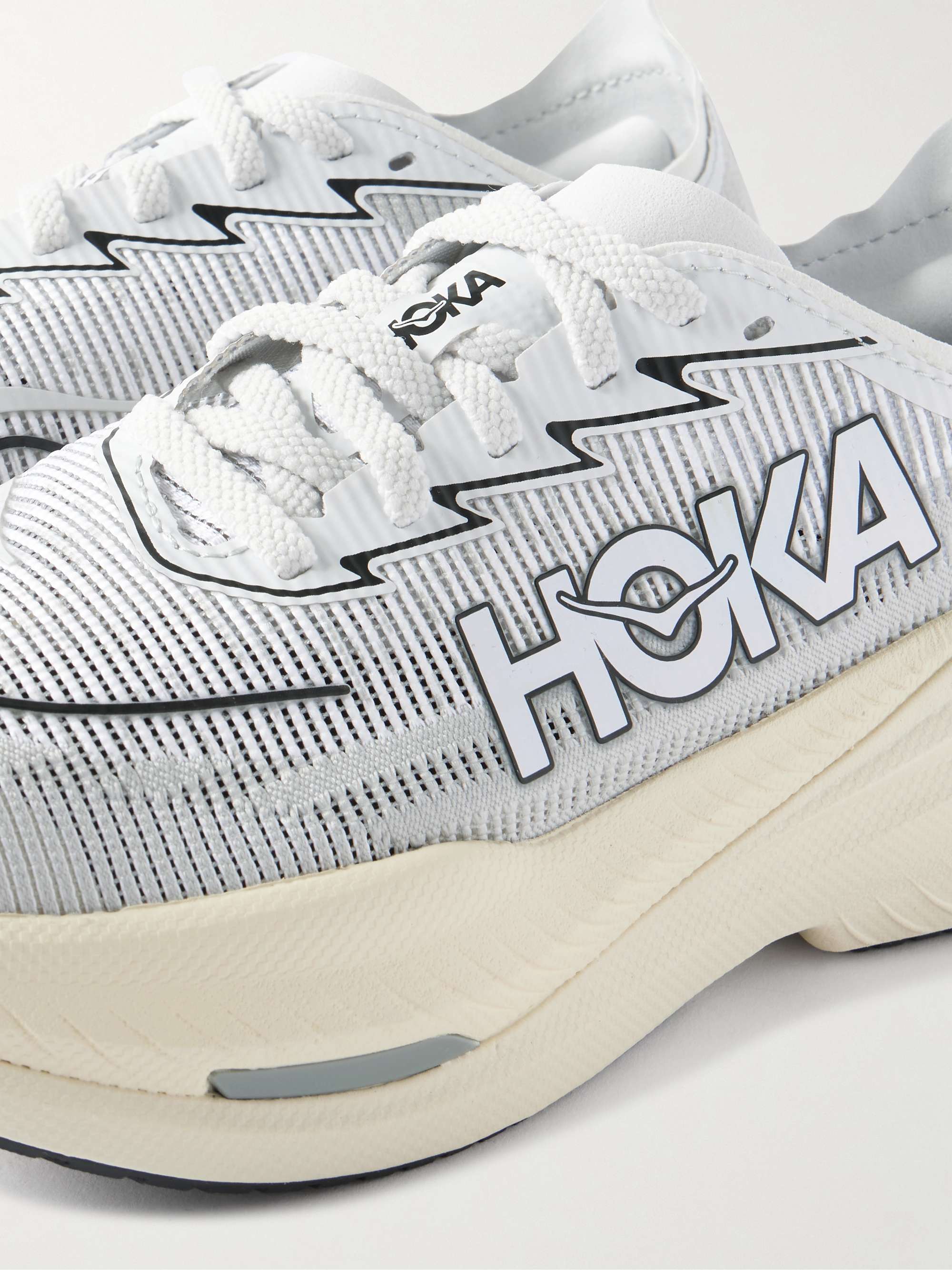 HOKA ONE ONE 