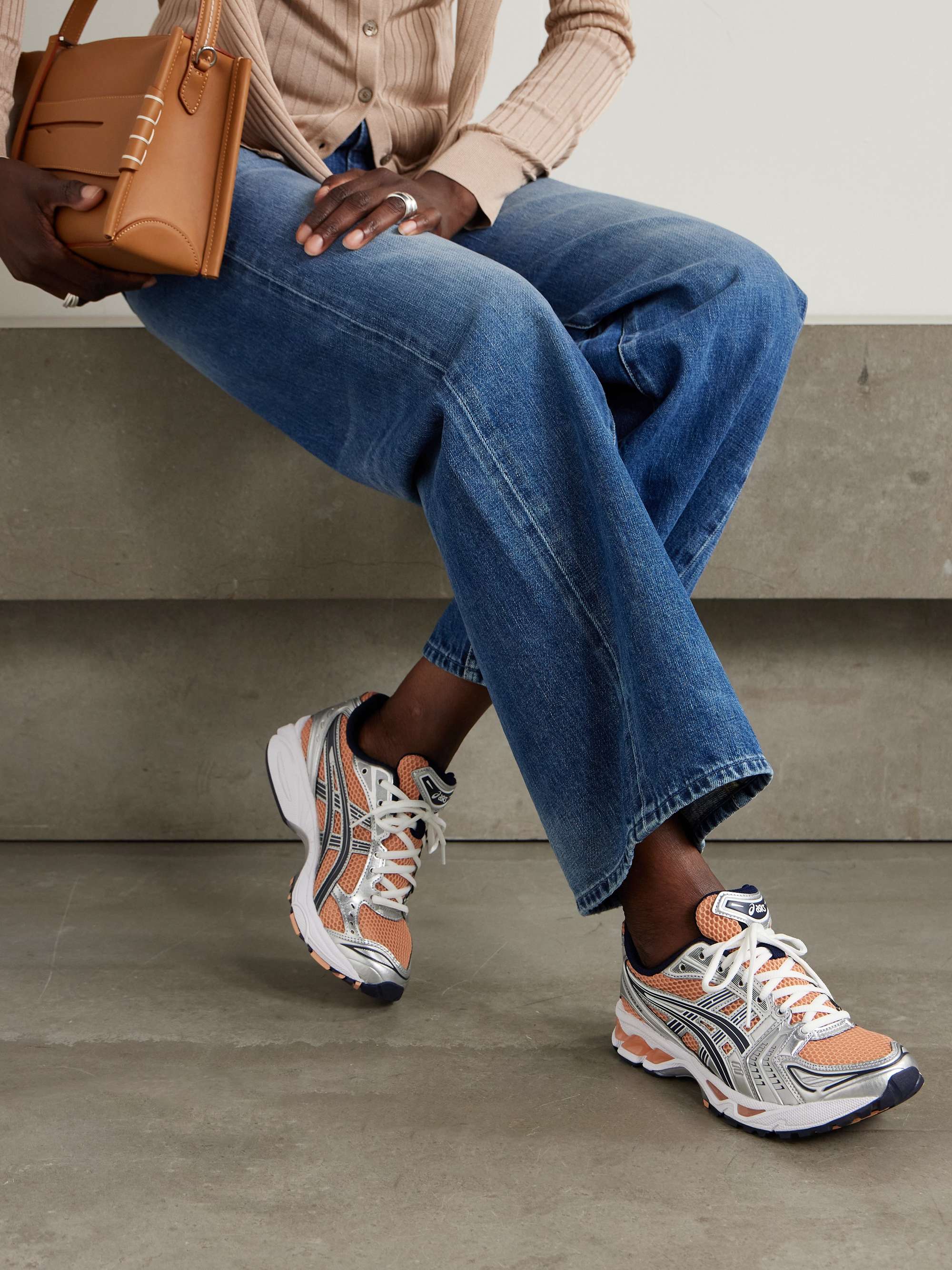 ASICS 