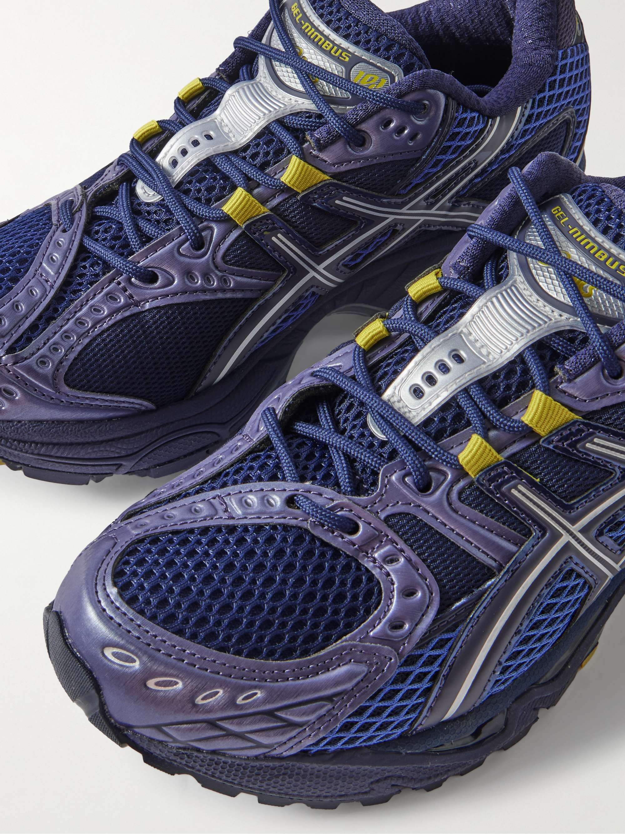 ASICS 