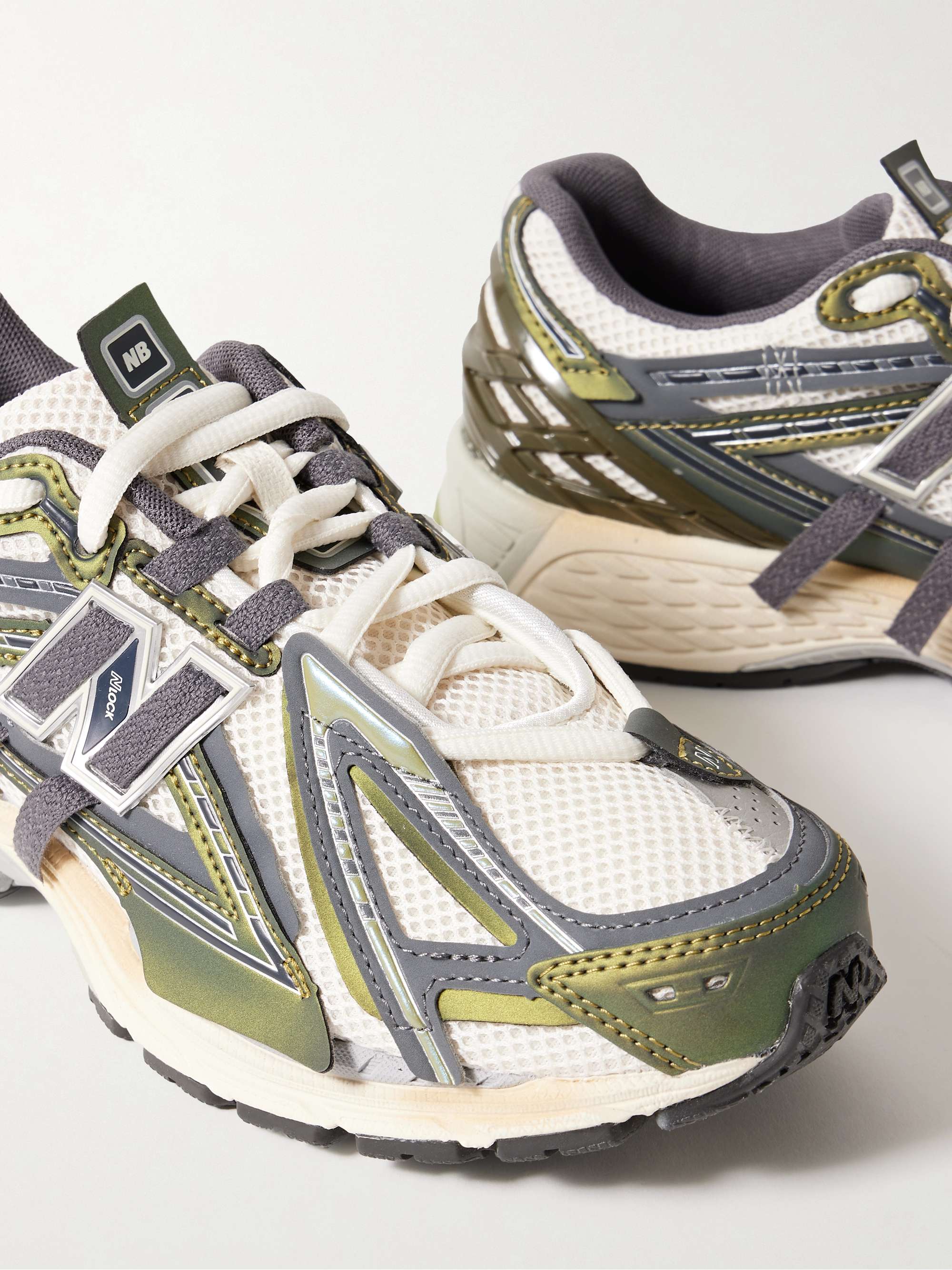 NEW BALANCE 