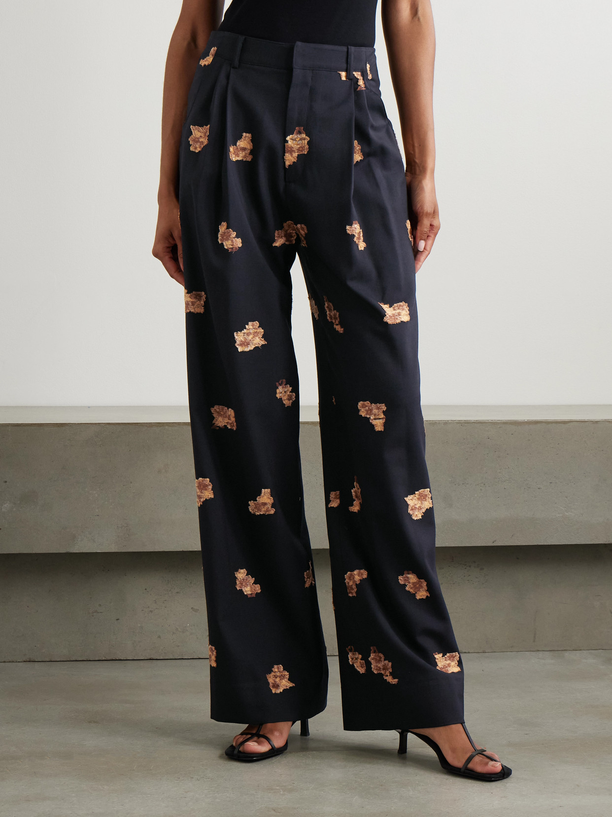 Shop Liberowe Annie Pleated Floral-jacquard Metallic Wool-blend Wide-leg Pants In Black