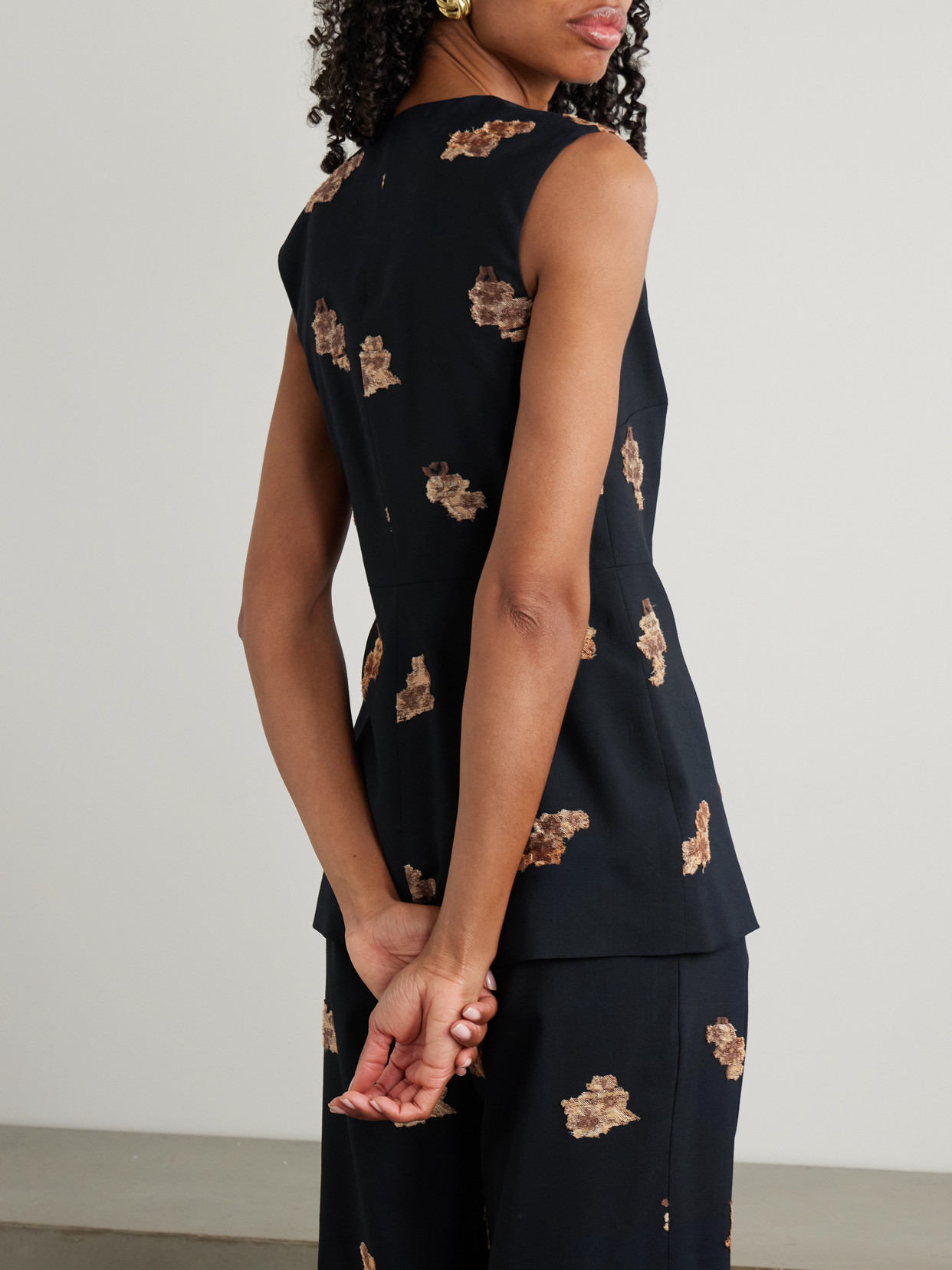 Liberowe Wool-blend Embroidered Vania Waistcoat In Black