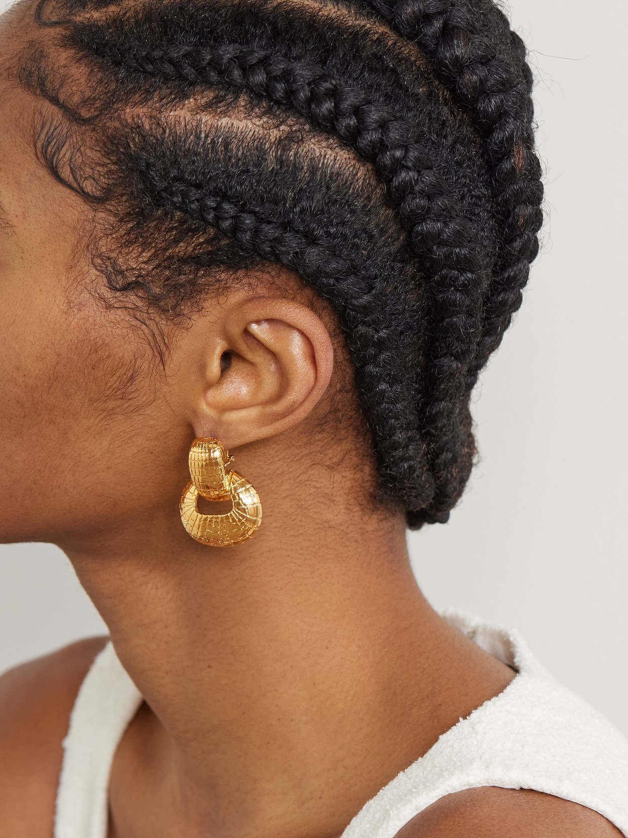 OSCAR DE LA RENTA MOSAIC TEXTURED GOLD-TONE EARRINGS