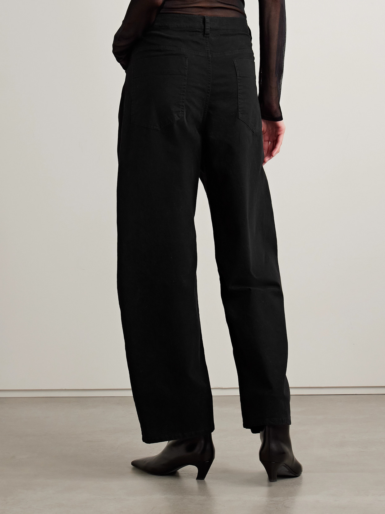 Nili Lotan Tribeca Brushed Cotton-blend Twill Barrel-leg Pants In Black