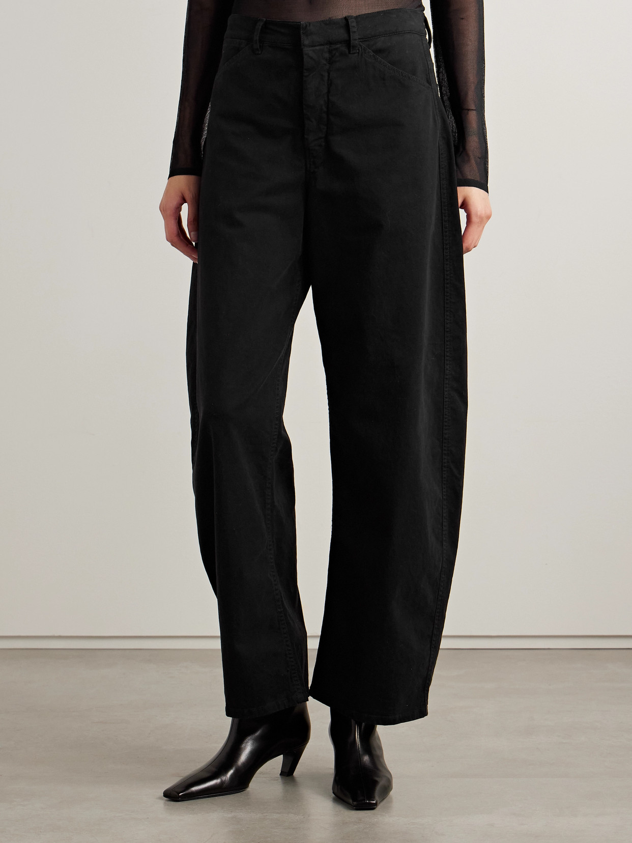 Nili Lotan Tribeca Brushed Cotton-blend Twill Barrel-leg Pants In Black