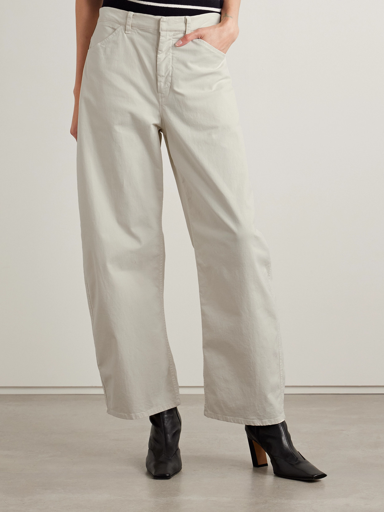 Nili Lotan Tribeca Brushed Cotton-blend Twill Barrel-leg Pants In Ivory