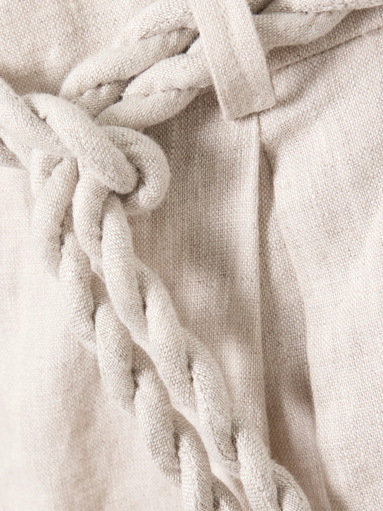 Andres Otalora Una Vida Belted Pleated Linen Tapered Pants In Off-white