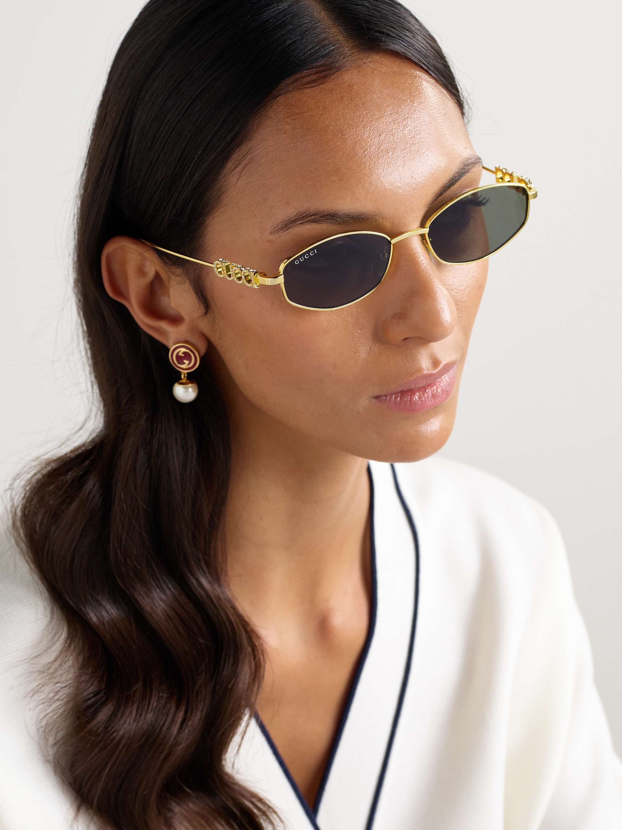 Oval frame sunglasses in black | GUCCI® US