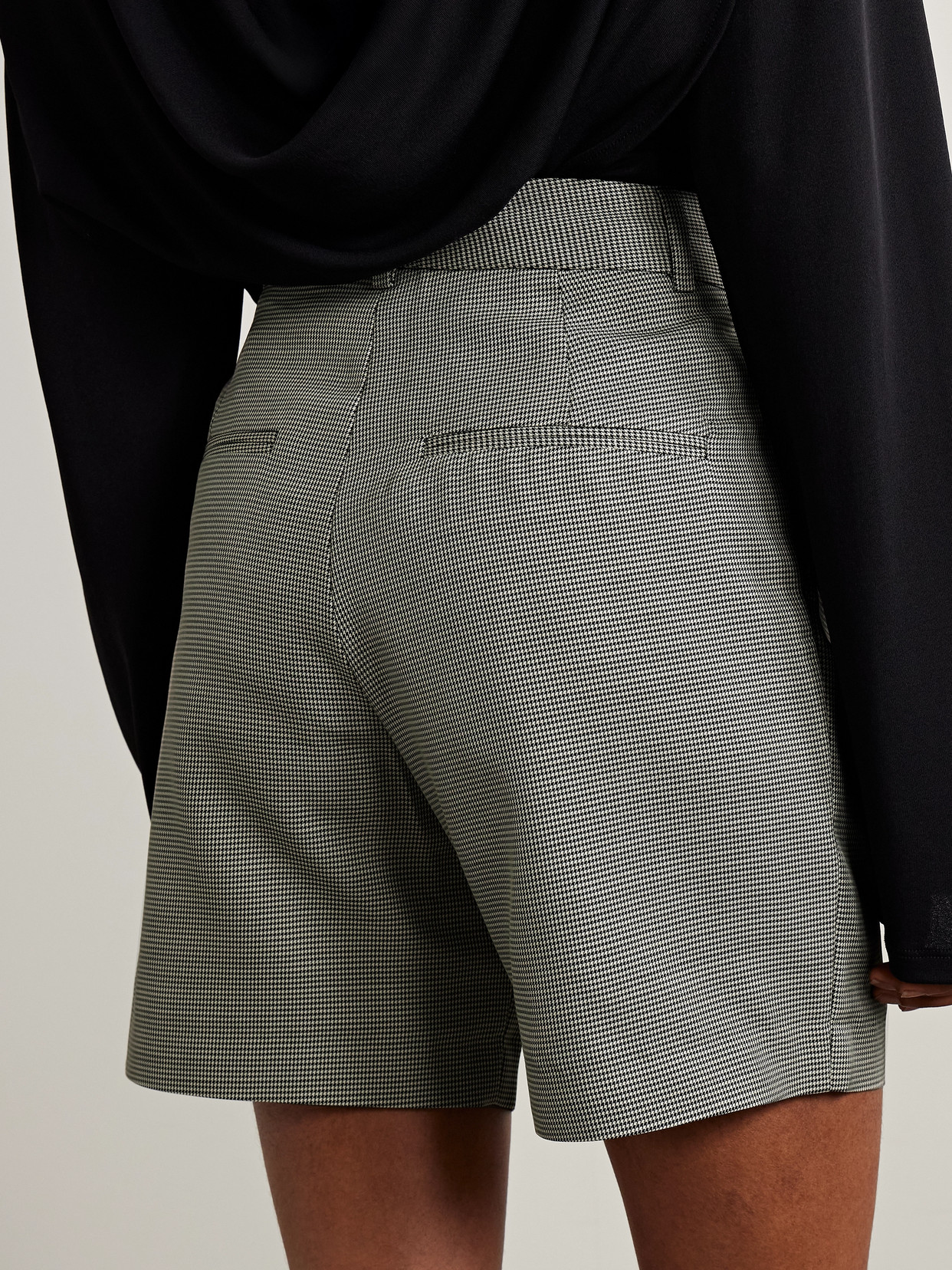 ANINE BING CARRIE PLEATED HOUNDSTOOTH WOOL-BLEND SHORTS