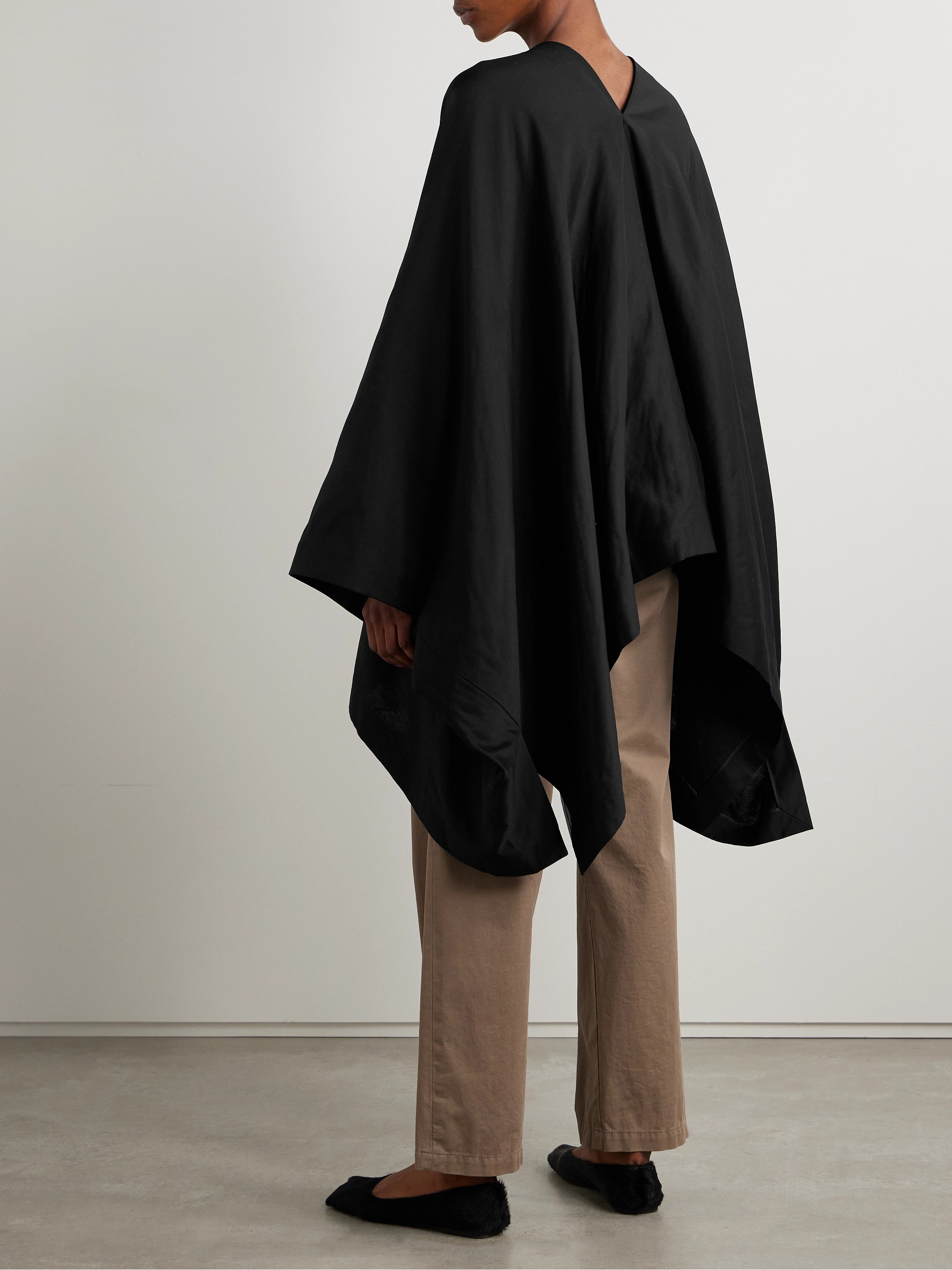 【THE ROW】Voluminous poncho in cotton and silk voile Black 8901W3838BLKF_84614327-7b8b-
