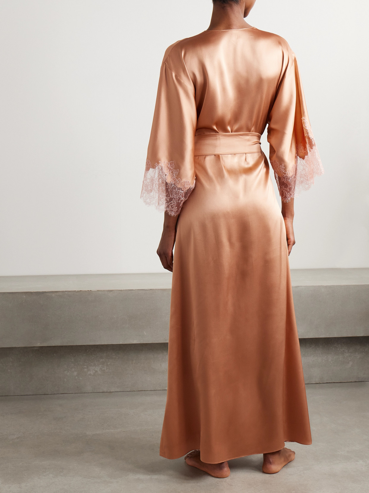 Carine Gilson Belted Chantilly Lace-trimmed Silk-satin Robe In Metallic