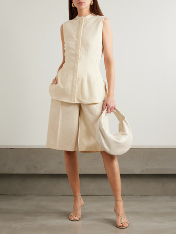 Pleated grain de poudre shorts