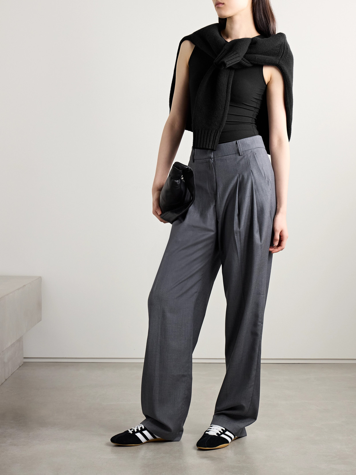 Skims Soft Lounge V-neck Tank Top In Black