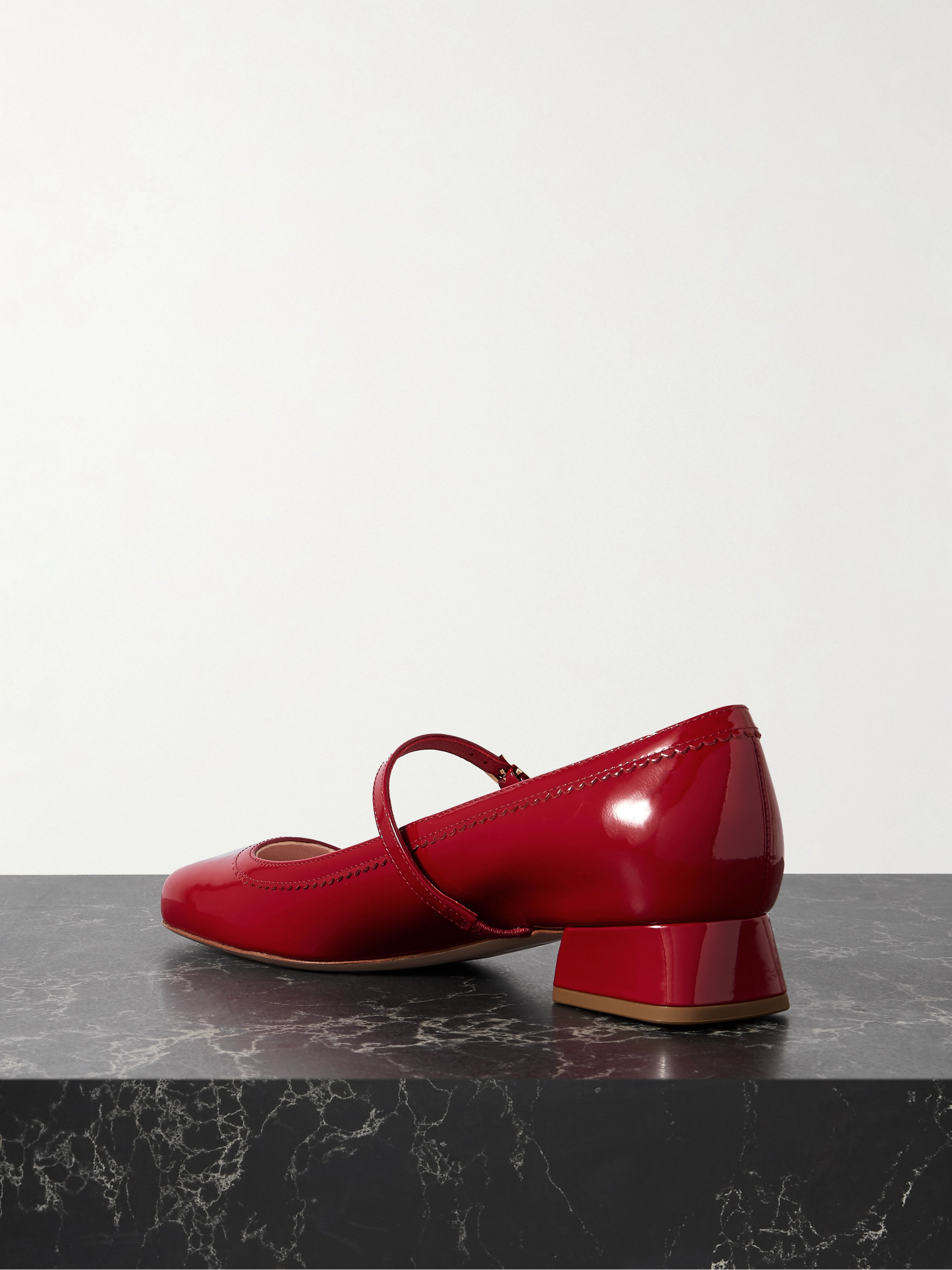 ROGER VIVIER Très Vivier Flower 25 crystal-embellished patent-leather Mary Jane pumps
