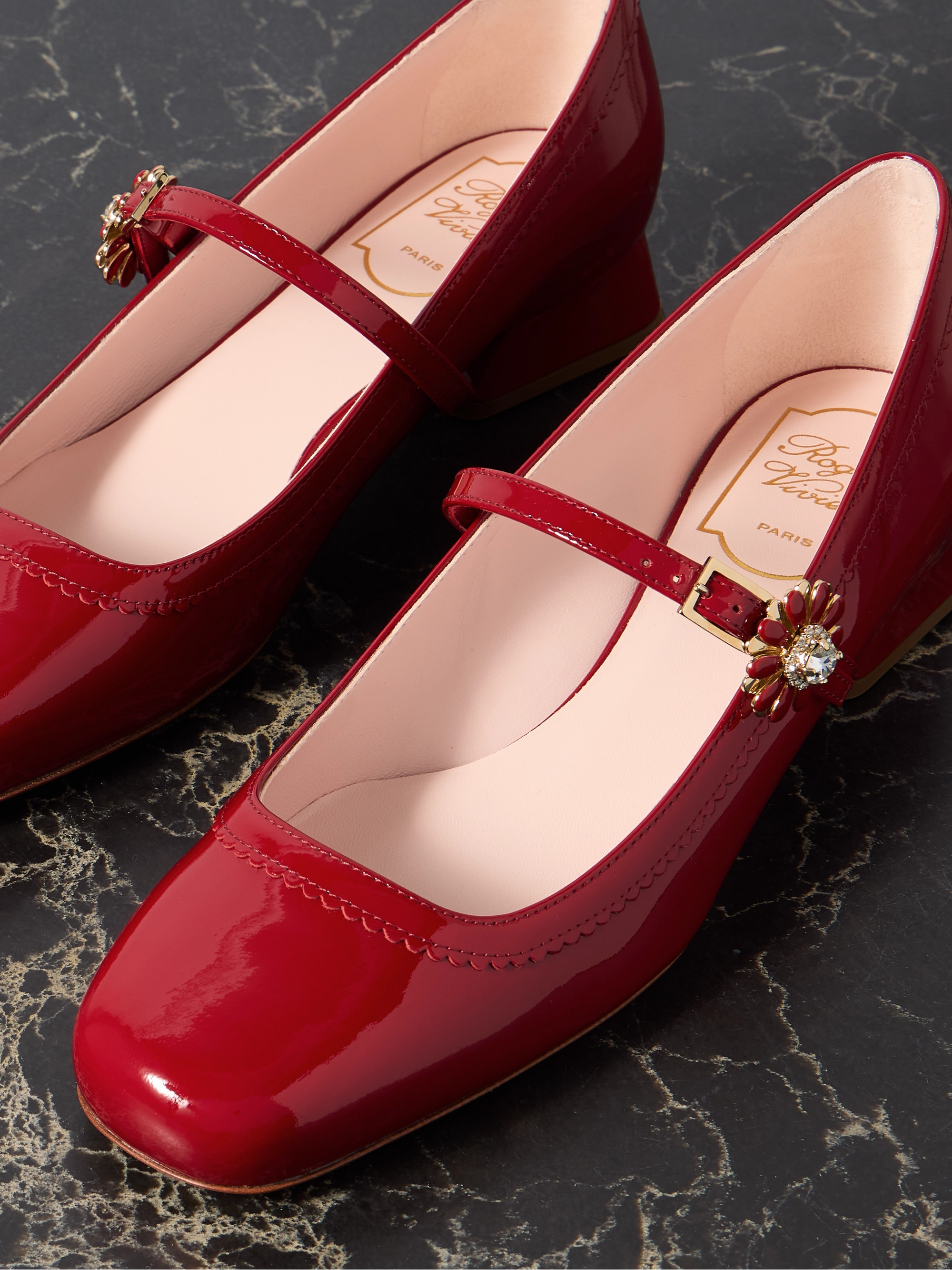 ROGER VIVIER Très Vivier Flower 25 crystal-embellished patent-leather Mary Jane pumps