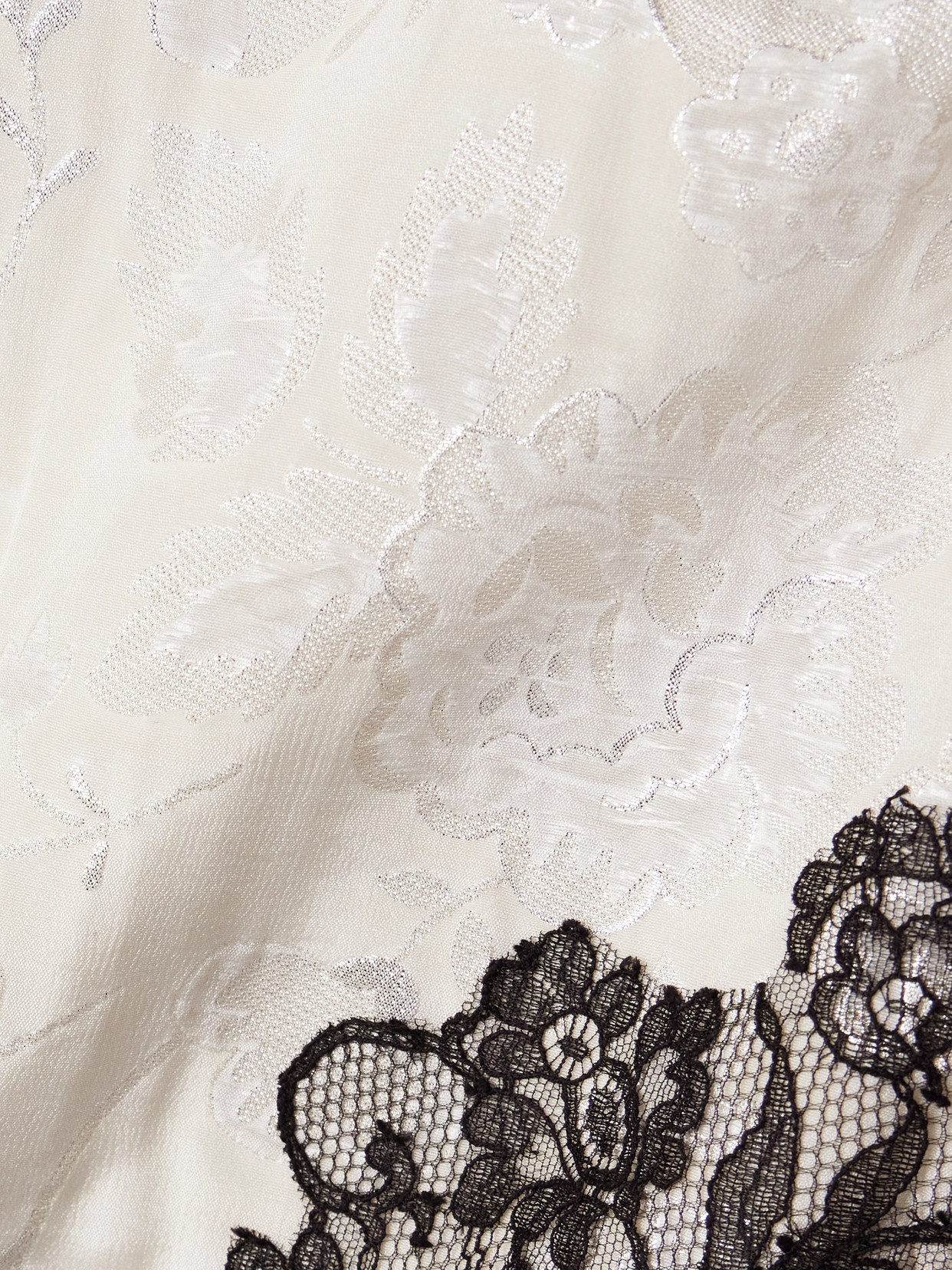 Wiederhoeft Cotton-blend Chantilly Lace And Metallic Jacquard Maxi Skirt In Ivory