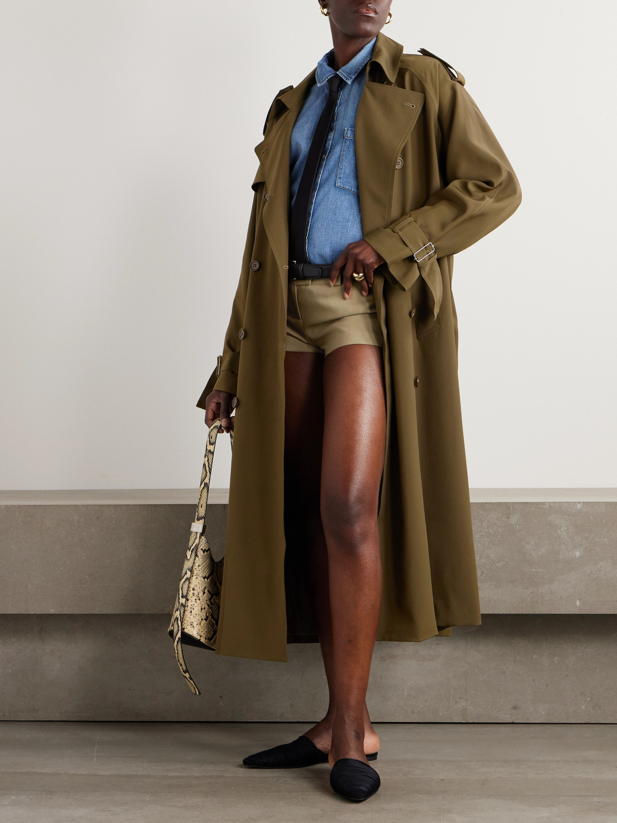 The Frankie Shop Roma Twill Shorts In Green