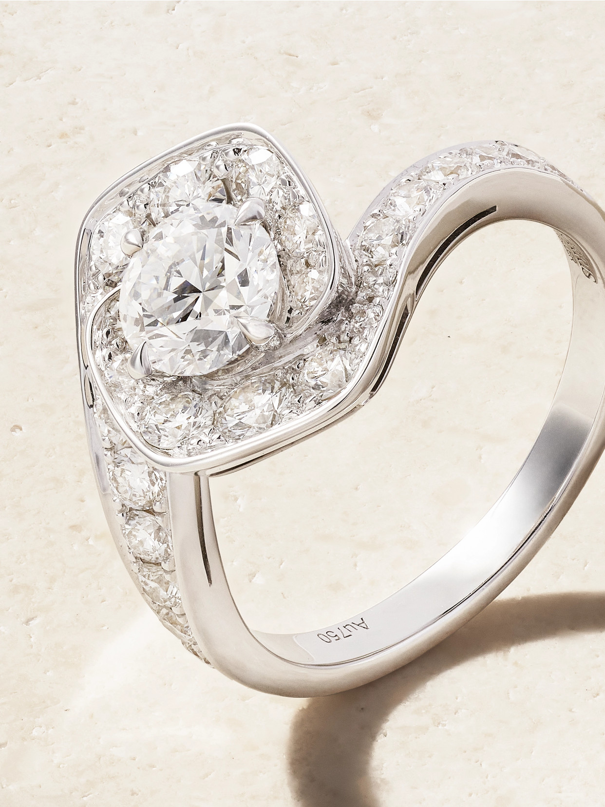 DAVID MORRIS FROZEN KISS 18-KARAT WHITE GOLD DIAMOND RING