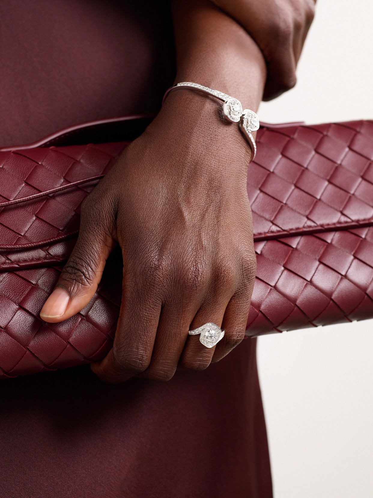 DAVID MORRIS FROZEN KISS 18-KARAT WHITE GOLD DIAMOND RING