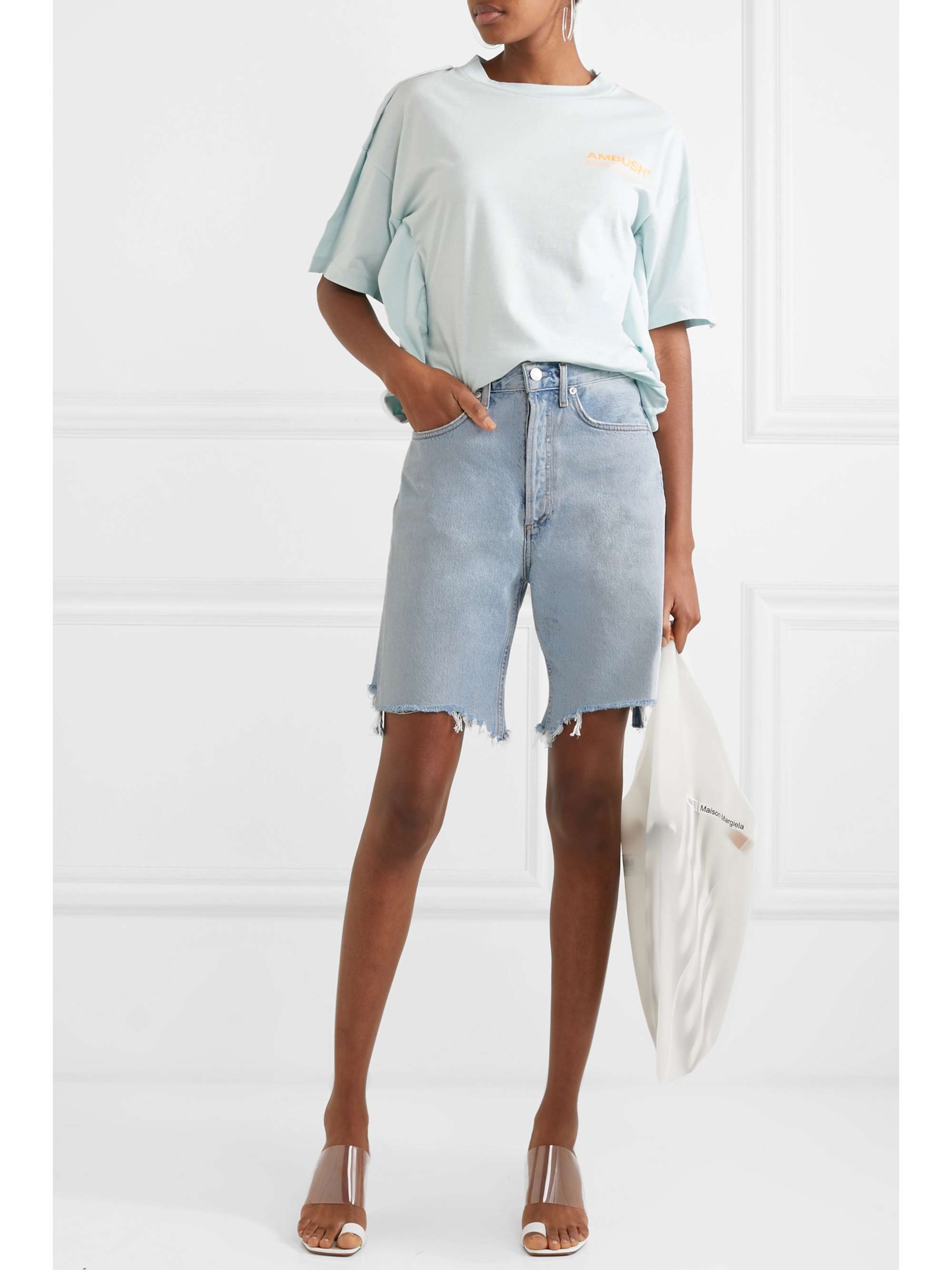 Light denim '90s distressed denim 